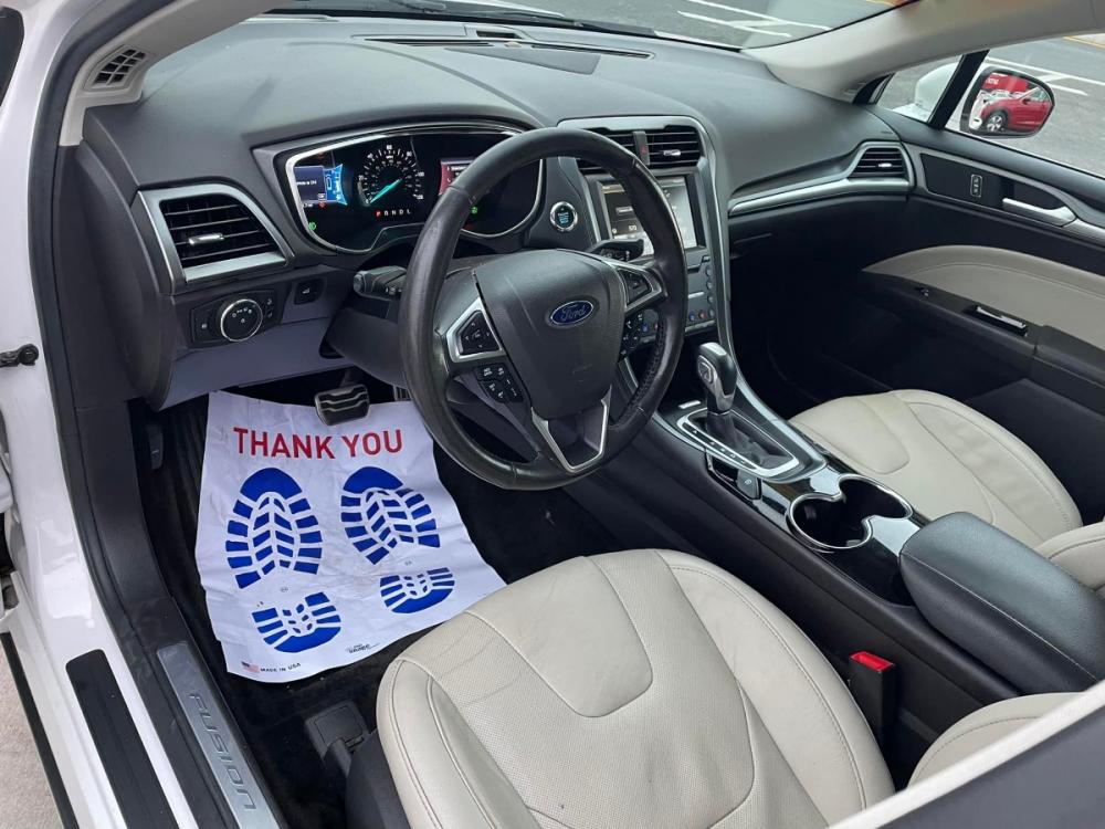 2016 WHITE Ford Fusion Energi Titanium (3FA6P0SUXGR) with an 2.0L L4 DOHC 16V HYBRID engine, Continuously Variable Transmission transmission, located at 744 E Miner Ave, Stockton, CA, 95202, (209) 944-5770, 37.956863, -121.282082 - Photo #10