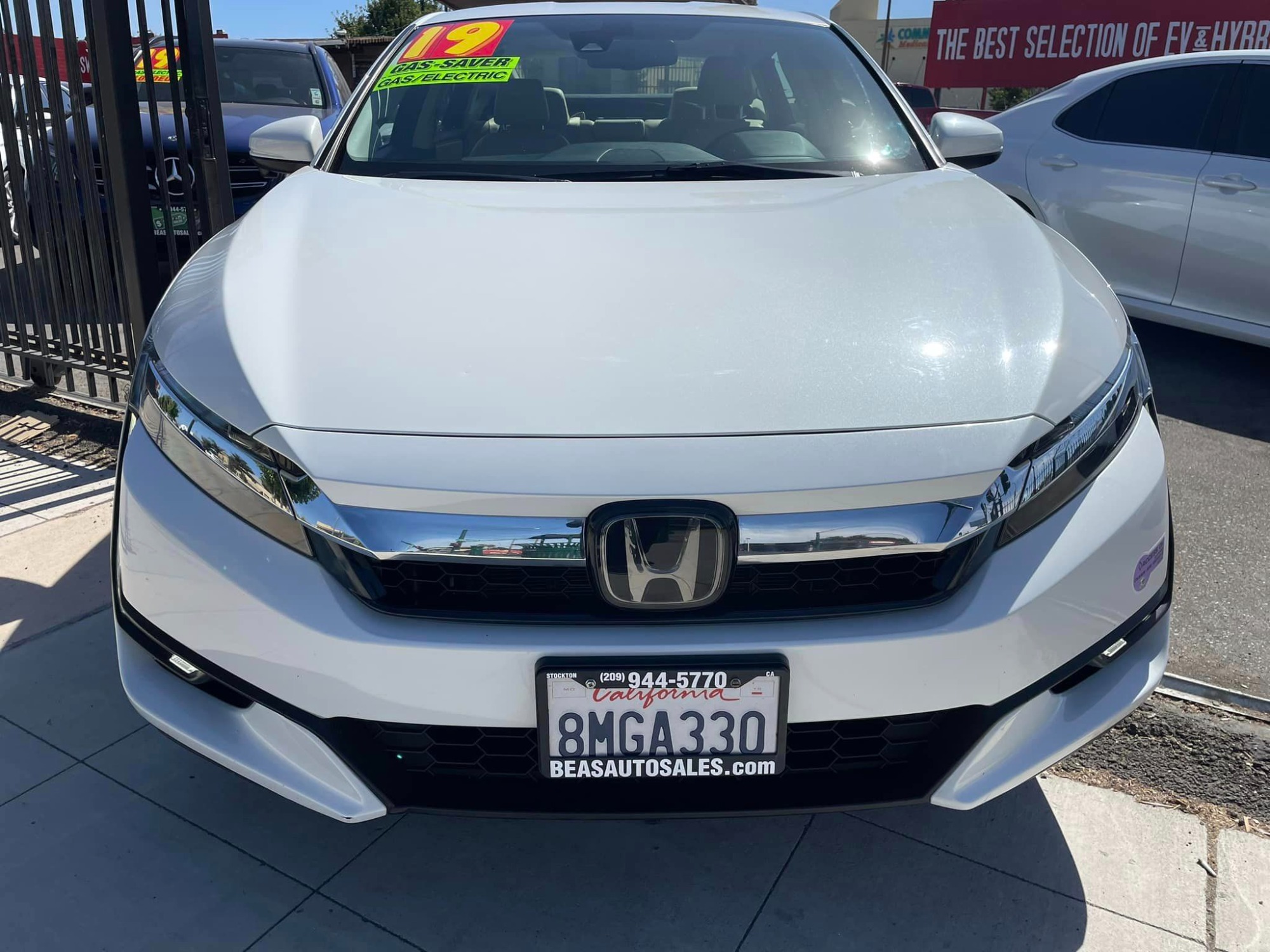 2019 WHITE Honda Clarity Plug-In Hybrid (JHMZC5F19KC) with an 1.5L L4 DOHC 16V HYBRID engine, CVT transmission, located at 744 E Miner Ave, Stockton, CA, 95202, (209) 944-5770, 37.956863, -121.282082 - *PLUS TAXES AND FEES - Photo #2