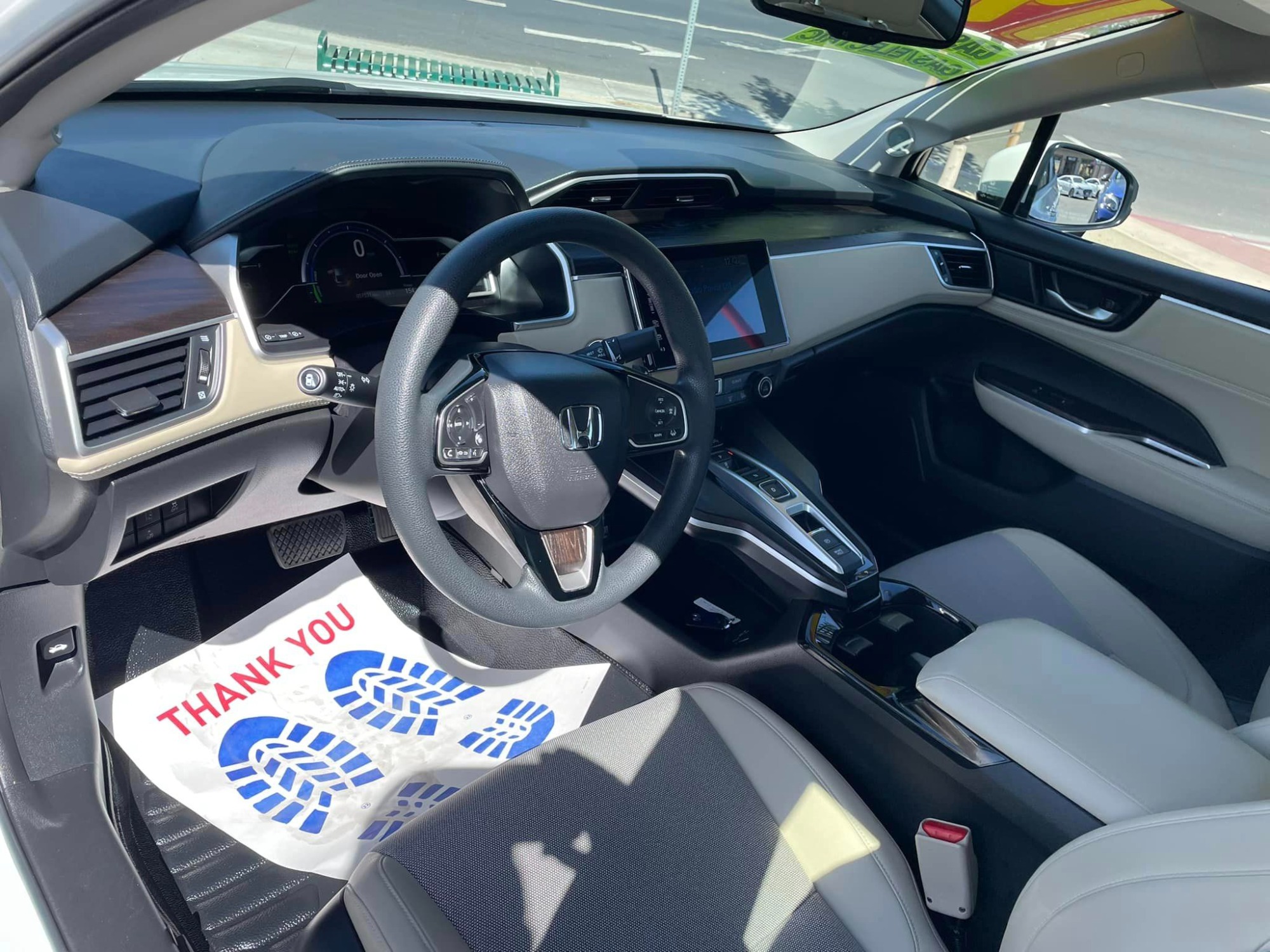 2019 WHITE Honda Clarity Plug-In Hybrid (JHMZC5F19KC) with an 1.5L L4 DOHC 16V HYBRID engine, CVT transmission, located at 744 E Miner Ave, Stockton, CA, 95202, (209) 944-5770, 37.956863, -121.282082 - *PLUS TAXES AND FEES - Photo #6