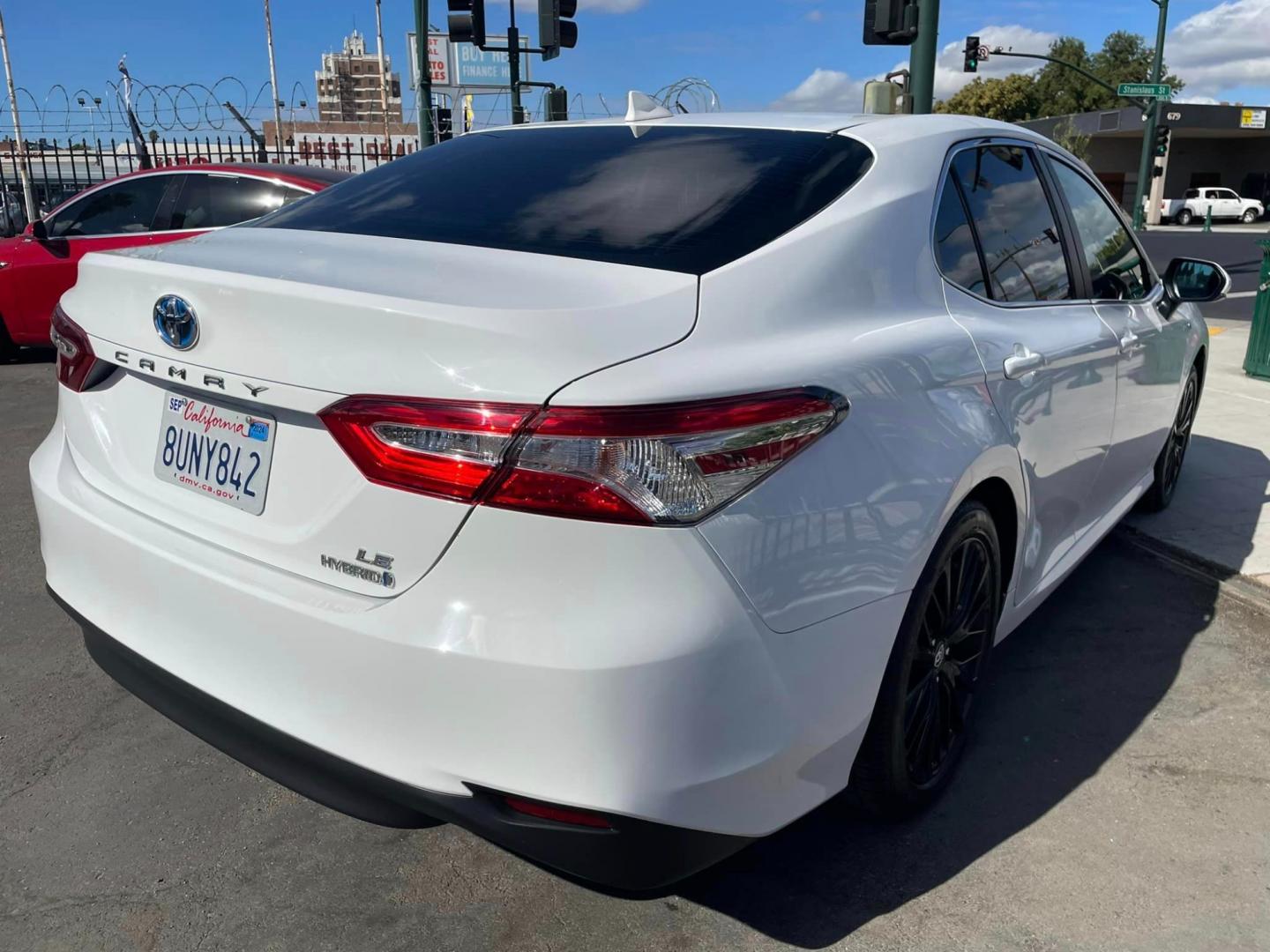 2020 WHITE /BLACK Toyota Camry Hybrid LE (4T1C31AK9LU) with an 2.5L L4 DOHC 16V HYBRID engine, CVT transmission, located at 744 E Miner Ave, Stockton, CA, 95202, (209) 944-5770, 37.956863, -121.282082 - Photo#13