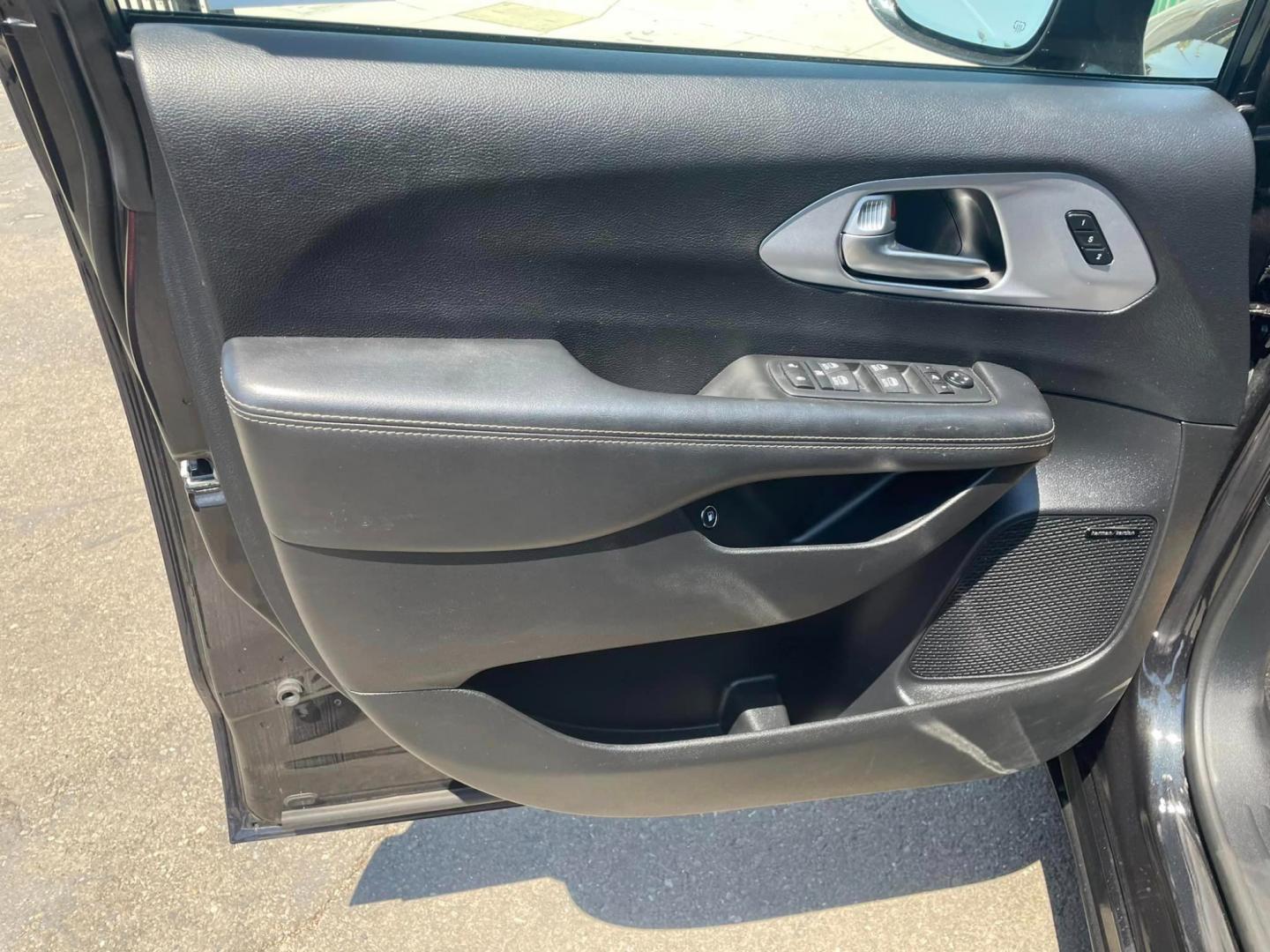 2020 BLACK /BLACK Chrysler Pacifica Hybrid (2C4RC1N70LR) , located at 744 E Miner Ave, Stockton, CA, 95202, (209) 944-5770, 37.956863, -121.282082 - Photo#5