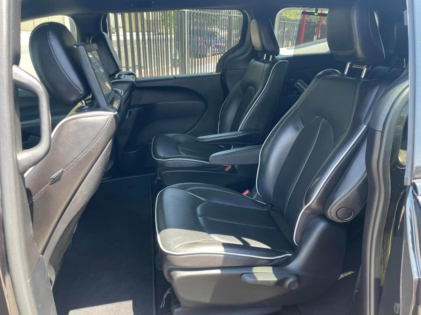 2020 BLACK /BLACK Chrysler Pacifica Hybrid (2C4RC1N70LR) , located at 744 E Miner Ave, Stockton, CA, 95202, (209) 944-5770, 37.956863, -121.282082 - Photo#9