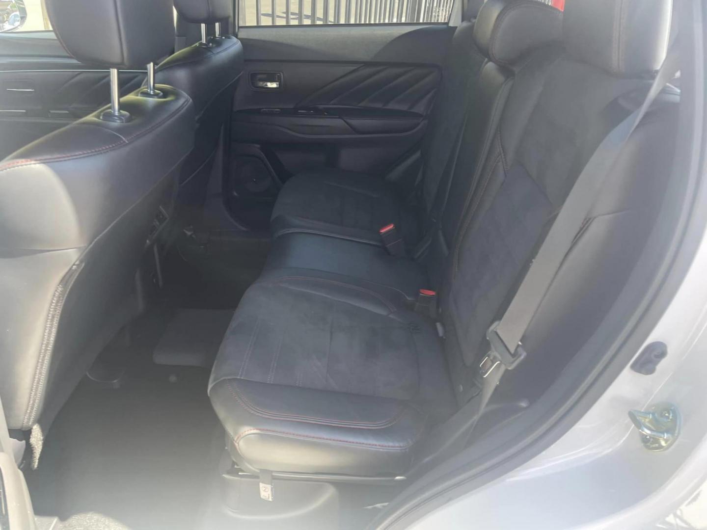 2022 WHITE /BLACK Mitsubishi Outlander PHEV SEL (JA4J2VA78NZ) with an 2.0L L4 DOHC 16V HYBRID engine, 1A transmission, located at 744 E Miner Ave, Stockton, CA, 95202, (209) 944-5770, 37.956863, -121.282082 - Photo#9