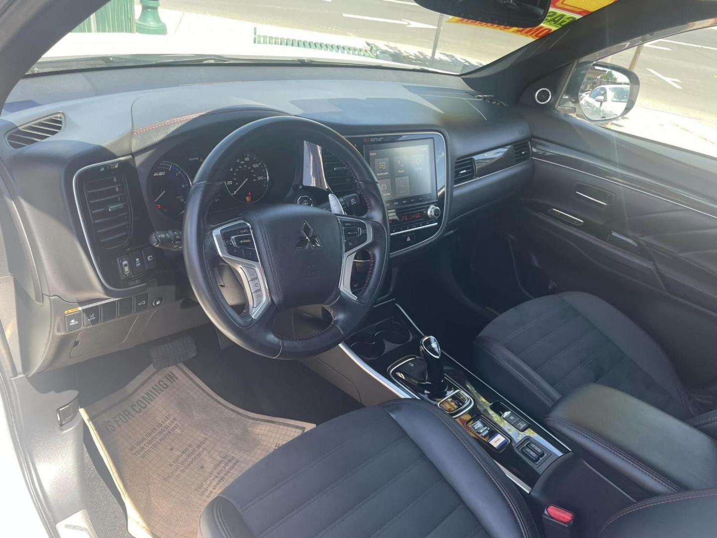 2022 WHITE /BLACK Mitsubishi Outlander PHEV SEL (JA4J2VA78NZ) with an 2.0L L4 DOHC 16V HYBRID engine, 1A transmission, located at 744 E Miner Ave, Stockton, CA, 95202, (209) 944-5770, 37.956863, -121.282082 - Photo#7