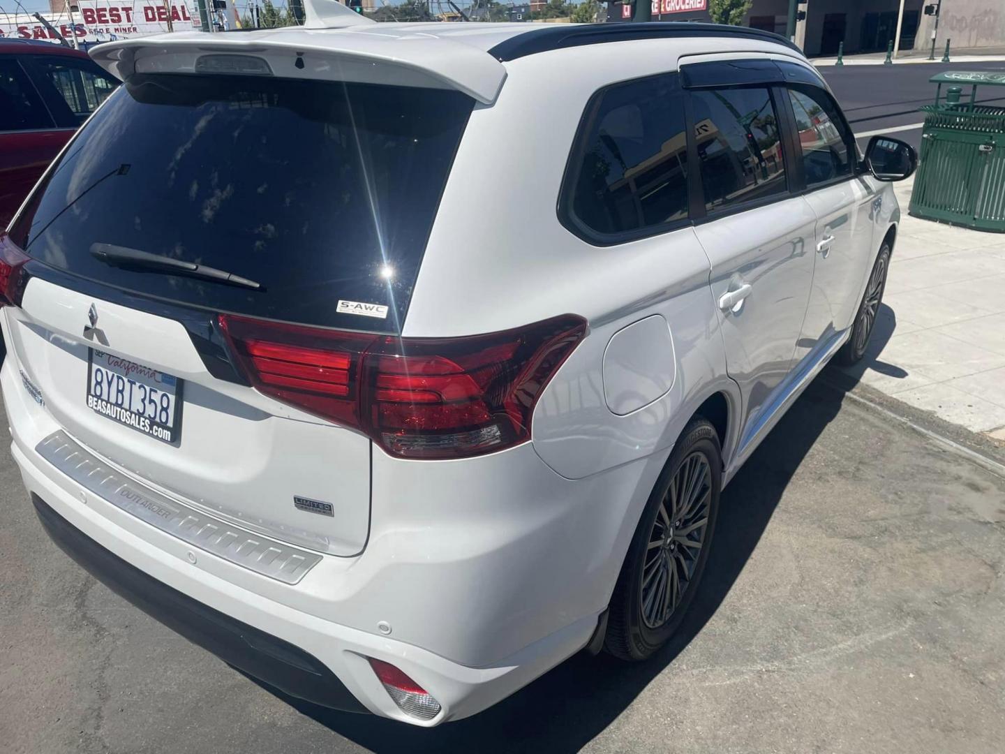 2022 WHITE /BLACK Mitsubishi Outlander PHEV SEL (JA4J2VA78NZ) with an 2.0L L4 DOHC 16V HYBRID engine, 1A transmission, located at 744 E Miner Ave, Stockton, CA, 95202, (209) 944-5770, 37.956863, -121.282082 - Photo#18