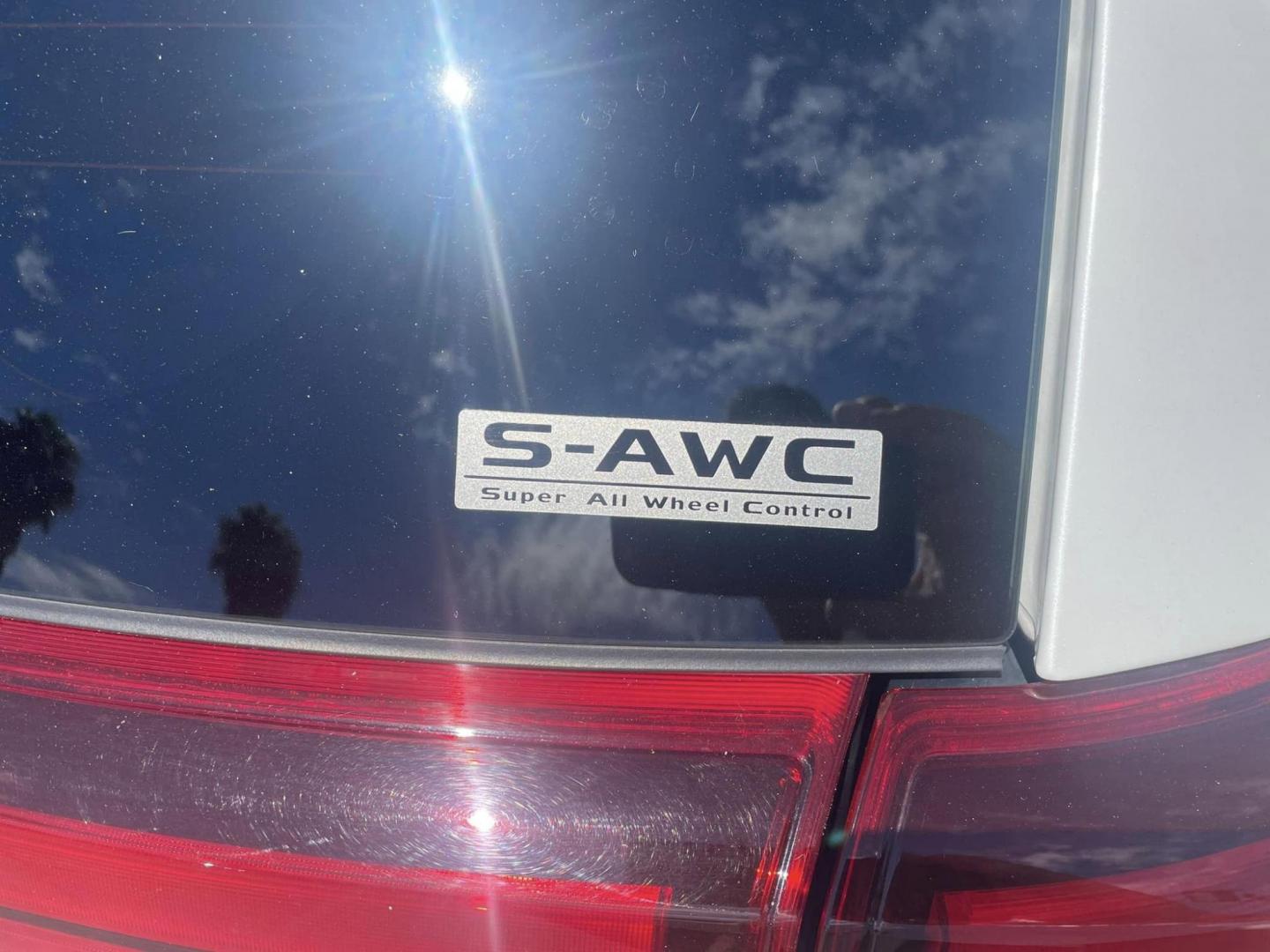 2022 WHITE /BLACK Mitsubishi Outlander PHEV SEL (JA4J2VA78NZ) with an 2.0L L4 DOHC 16V HYBRID engine, 1A transmission, located at 744 E Miner Ave, Stockton, CA, 95202, (209) 944-5770, 37.956863, -121.282082 - Photo#13