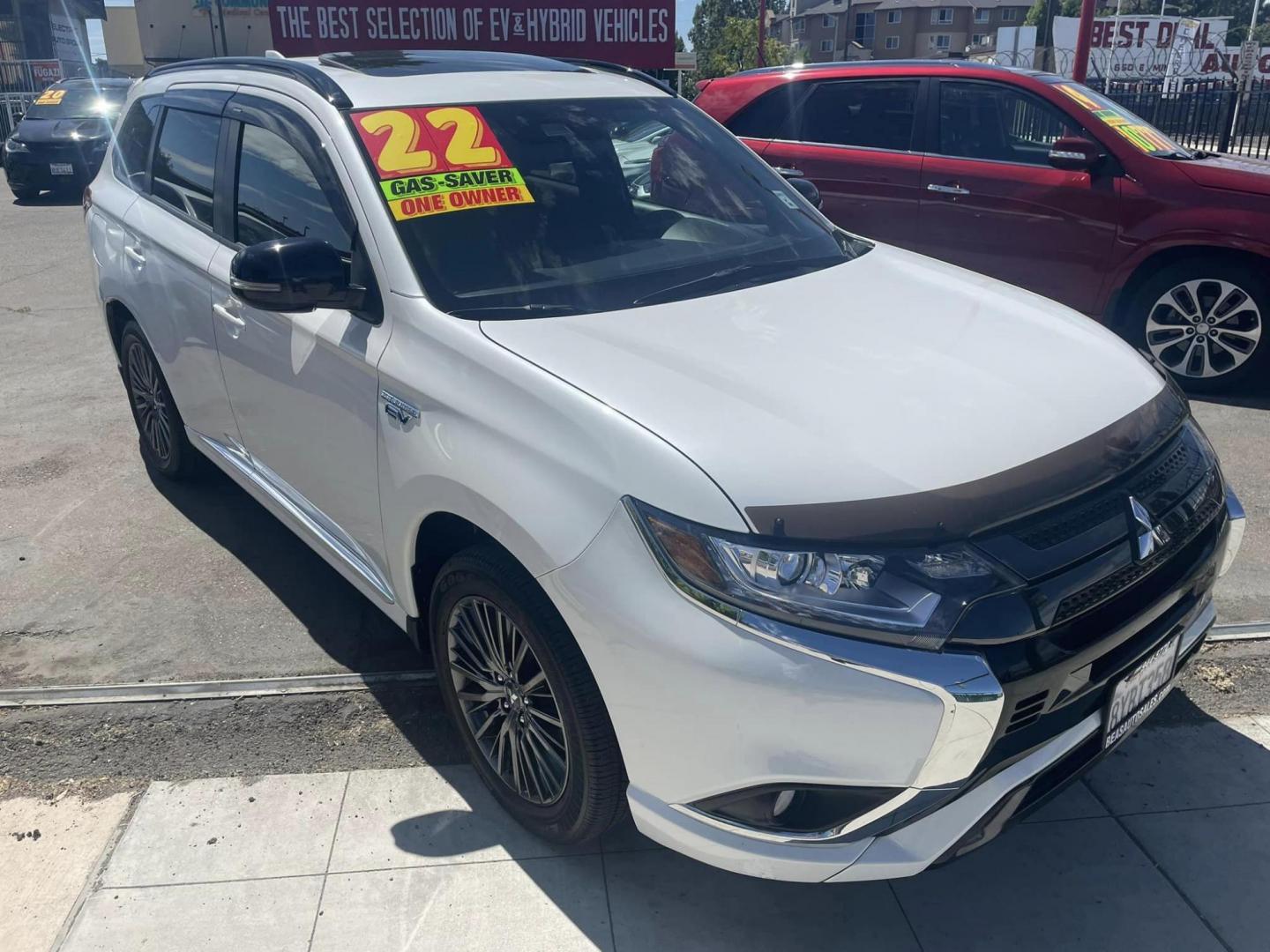 2022 WHITE /BLACK Mitsubishi Outlander PHEV SEL (JA4J2VA78NZ) with an 2.0L L4 DOHC 16V HYBRID engine, 1A transmission, located at 744 E Miner Ave, Stockton, CA, 95202, (209) 944-5770, 37.956863, -121.282082 - Photo#1