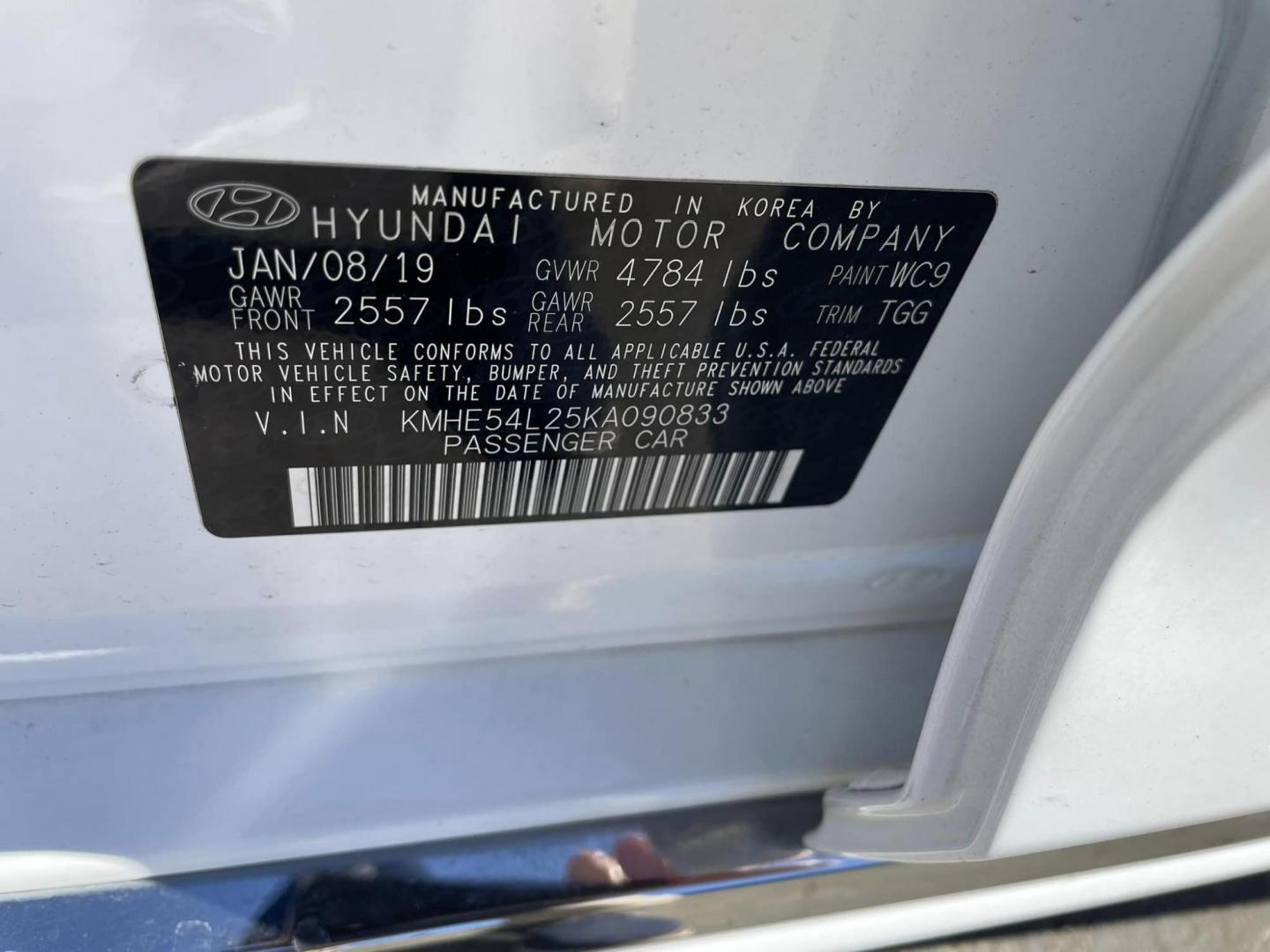 2019 Hyundai Sonata Plug-In Limited (KMHE54L25KA) with an 2.0L L4 DOHC 16V HYBRID engine, 6A transmission, located at 744 E Miner Ave, Stockton, CA, 95202, (209) 944-5770, 37.956863, -121.282082 - Photo#9