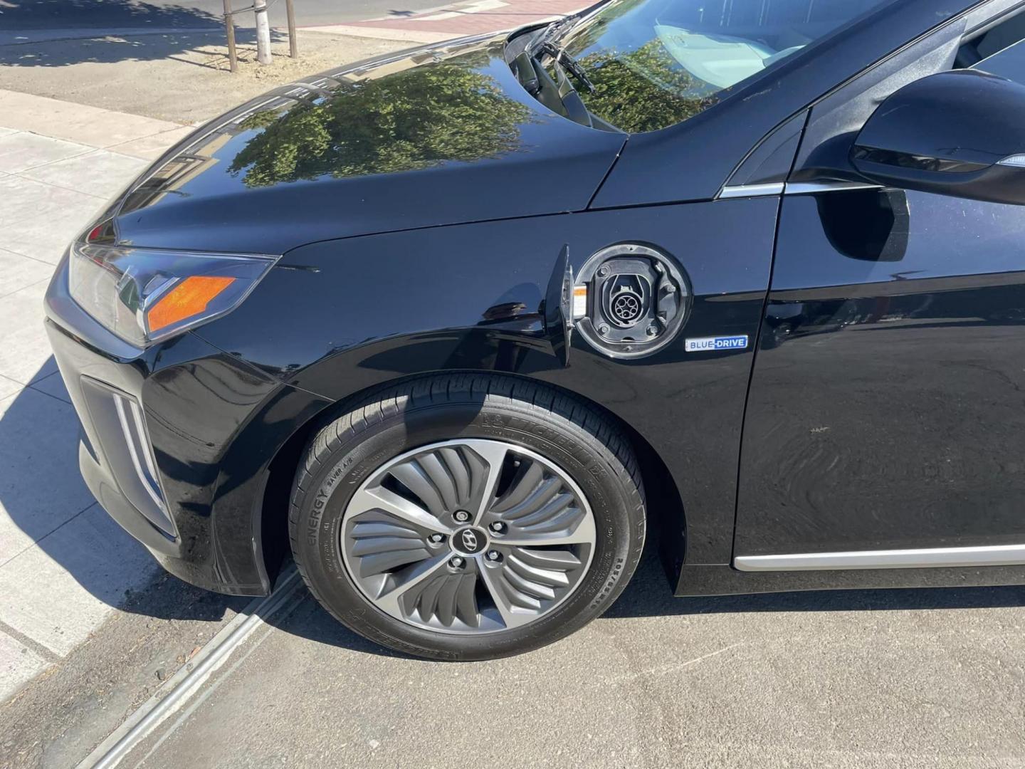 2020 BLACK /BLACK Hyundai Ioniq Plug-In Hybrid Limited (KMHCX5LDXLU) with an 1.6L L4 DOHC 16V HYBRID engine, 6A transmission, located at 744 E Miner Ave, Stockton, CA, 95202, (209) 944-5770, 37.956863, -121.282082 - Photo#4