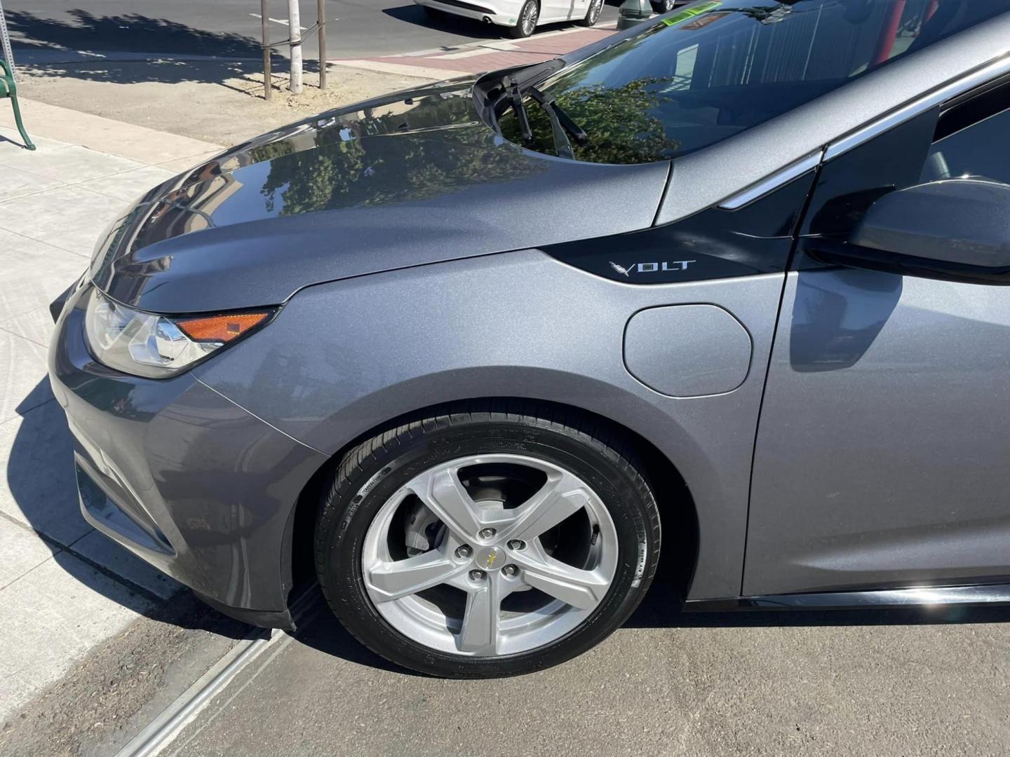 2018 DARK GRAY Chevrolet Volt LT (1G1RC6S51JU) with an 1.5L L4 DOHC 16V engine, CVT transmission, located at 744 E Miner Ave, Stockton, CA, 95202, (209) 944-5770, 37.956863, -121.282082 - Photo#4