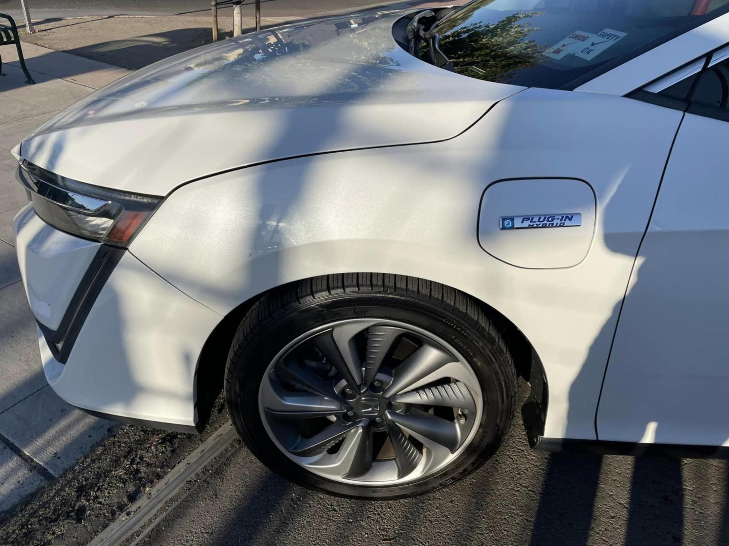 2018 WHITE Honda Clarity Plug-In Hybrid (JHMZC5F19JC) with an 1.5L L4 DOHC 16V HYBRID engine, CVT transmission, located at 744 E Miner Ave, Stockton, CA, 95202, (209) 944-5770, 37.956863, -121.282082 - Photo#4
