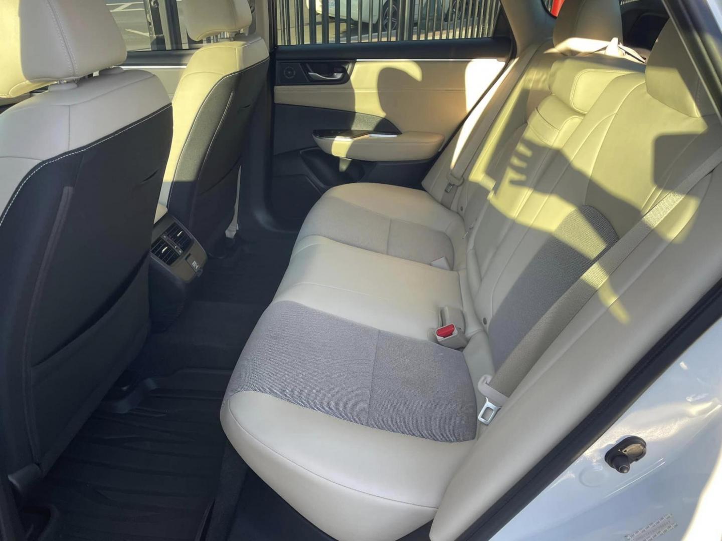 2018 WHITE Honda Clarity Plug-In Hybrid (JHMZC5F19JC) with an 1.5L L4 DOHC 16V HYBRID engine, CVT transmission, located at 744 E Miner Ave, Stockton, CA, 95202, (209) 944-5770, 37.956863, -121.282082 - Photo#11