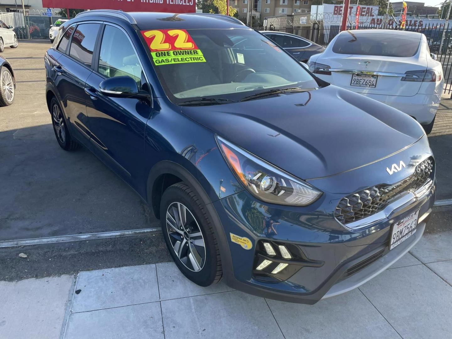 2022 Kia Niro Plug In Hybrid EX (KNDCD3LD2N5) , 6A transmission, located at 744 E Miner Ave, Stockton, CA, 95202, (209) 944-5770, 37.956863, -121.282082 - Photo#1