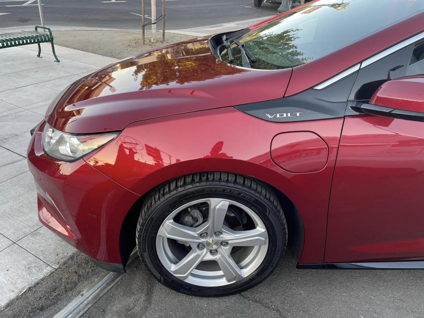 2018 RED Chevrolet Volt LT (1G1RC6S56JU) with an 1.5L L4 DOHC 16V engine, CVT transmission, located at 744 E Miner Ave, Stockton, CA, 95202, (209) 944-5770, 37.956863, -121.282082 - Photo#4