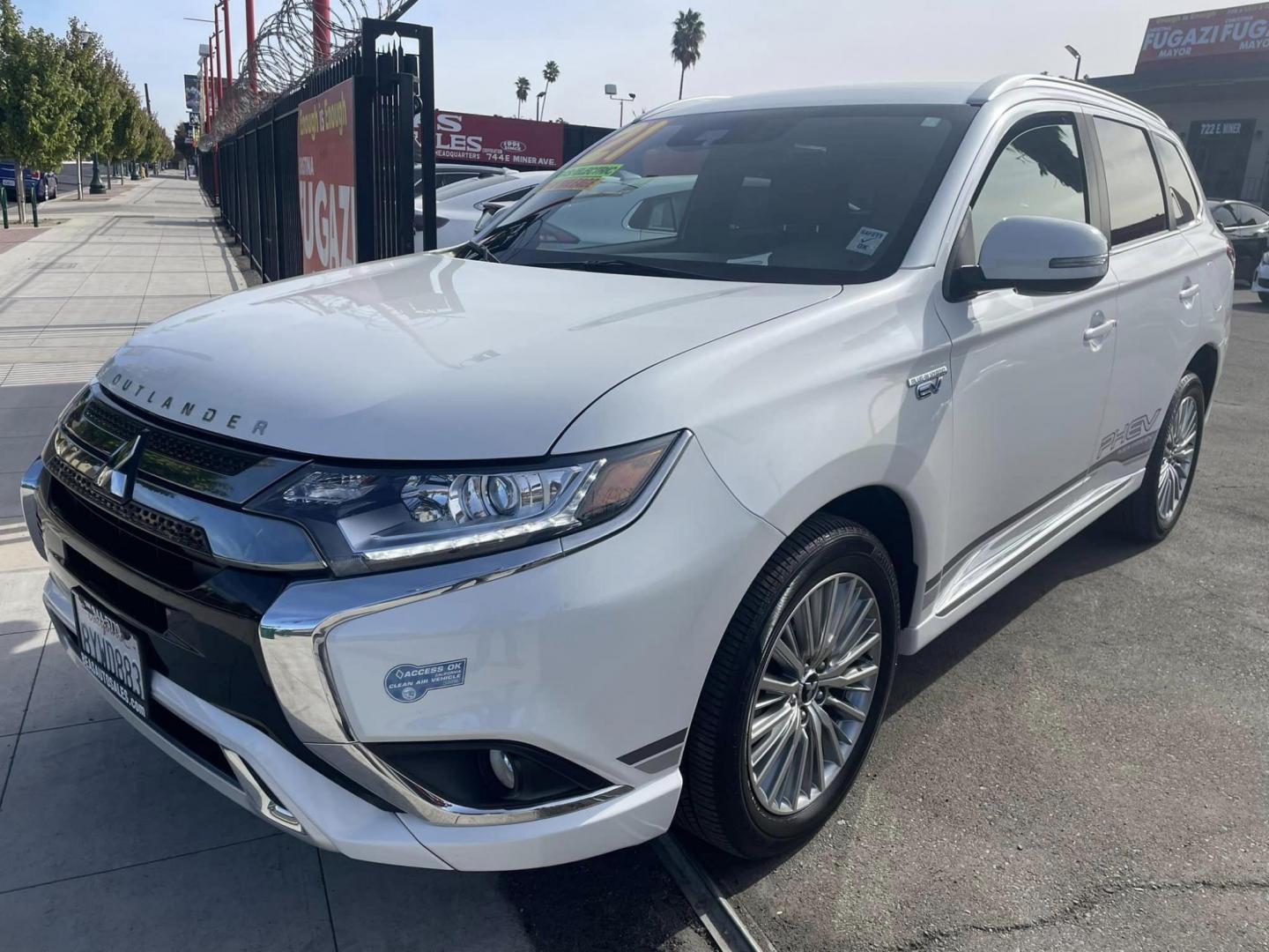 2021 WHITE Mitsubishi Outlander PHEV SEL (JA4J2VA7XMZ) with an 2.0L L4 DOHC 16V HYBRID engine, 1A transmission, located at 744 E Miner Ave, Stockton, CA, 95202, (209) 944-5770, 37.956863, -121.282082 - Photo#3