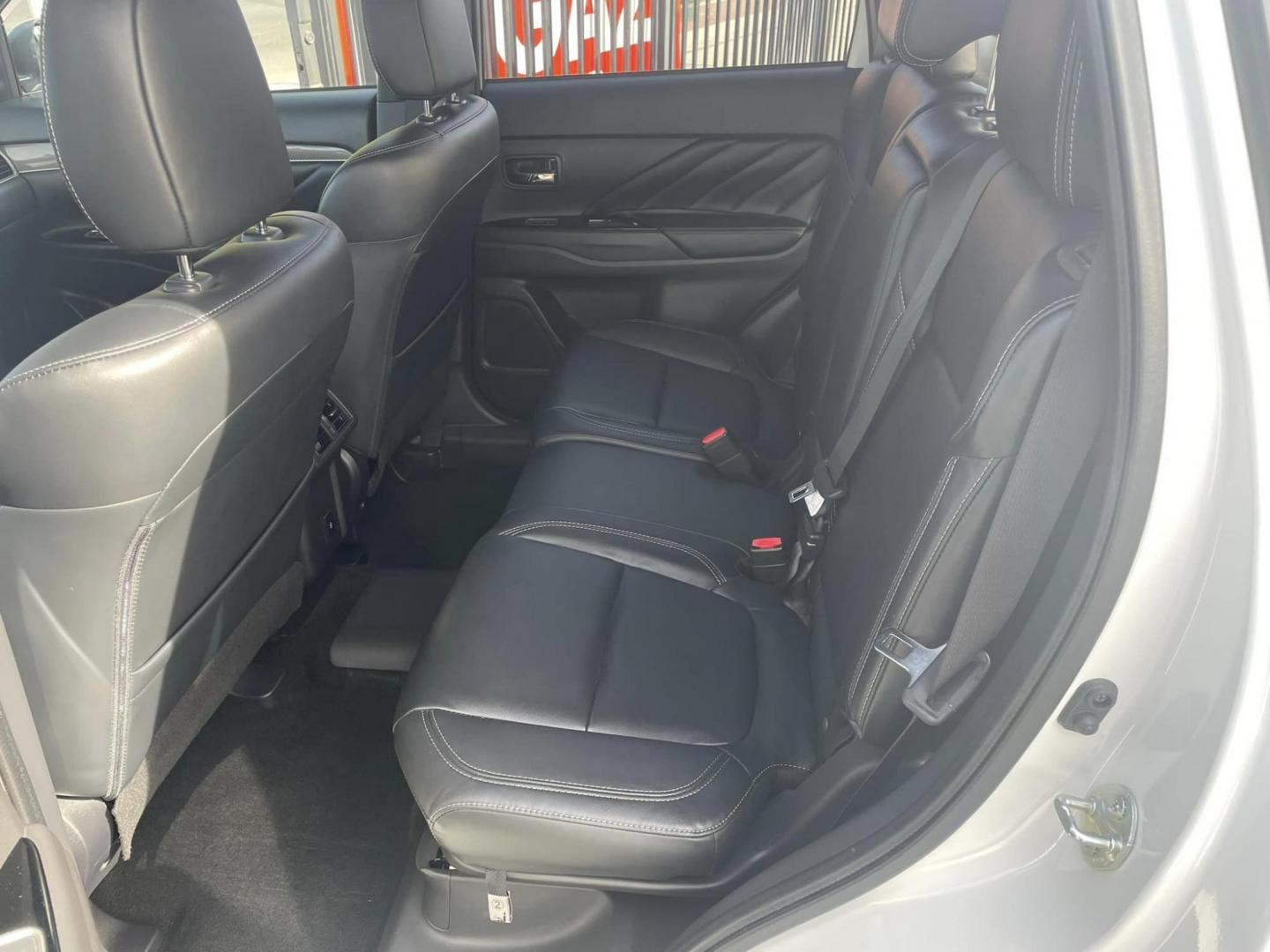 2021 WHITE Mitsubishi Outlander PHEV SEL (JA4J2VA7XMZ) with an 2.0L L4 DOHC 16V HYBRID engine, 1A transmission, located at 744 E Miner Ave, Stockton, CA, 95202, (209) 944-5770, 37.956863, -121.282082 - Photo#10