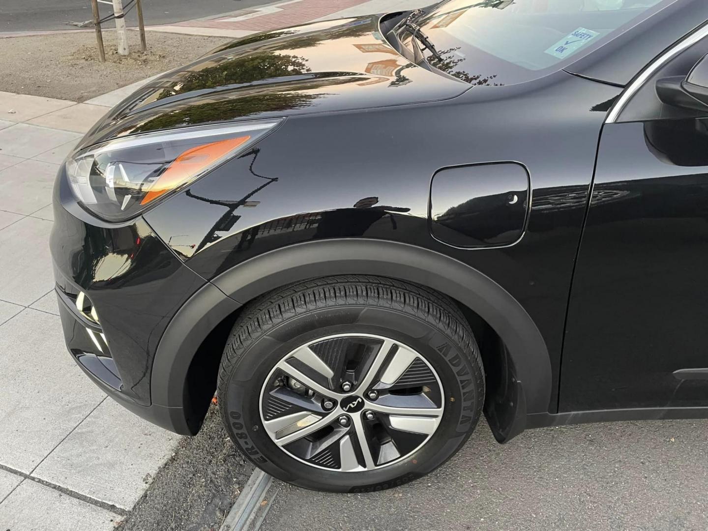 2022 BLACK /BLACK Kia Niro Plug In Hybrid LXS (KNDCM3LD6N5) , 6A transmission, located at 744 E Miner Ave, Stockton, CA, 95202, (209) 944-5770, 37.956863, -121.282082 - PLUS TAXES AND FEES - Photo#4