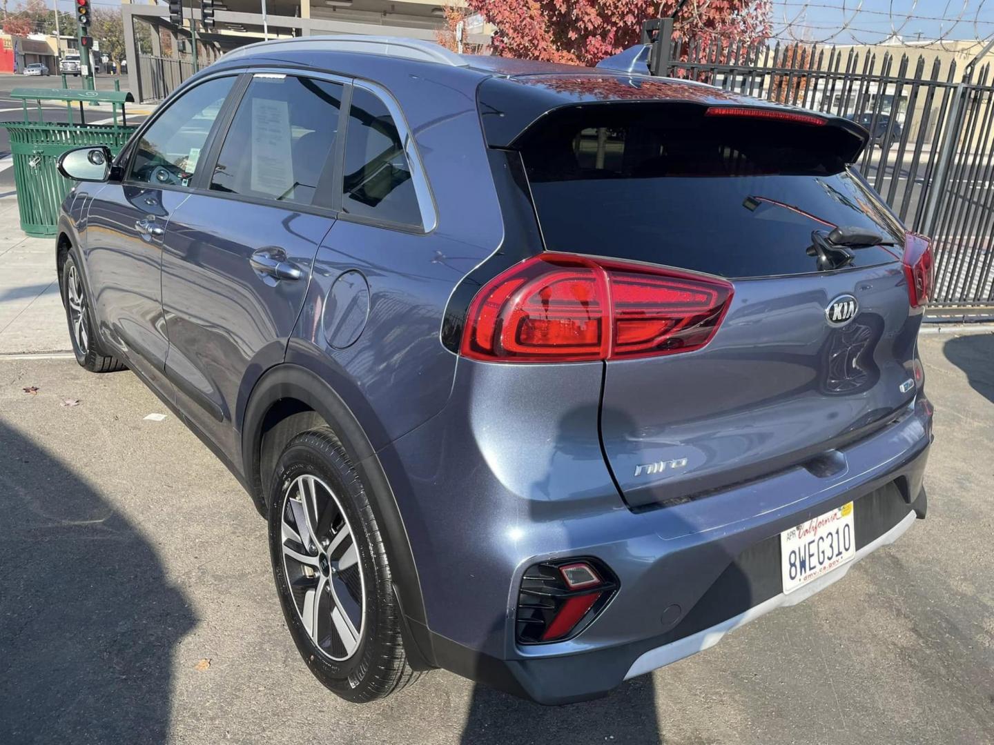 2020 Blue Kia Niro Plug In Hybrid EX (KNDCD3LD4L5) , 6A transmission, located at 744 E Miner Ave, Stockton, CA, 95202, (209) 944-5770, 37.956863, -121.282082 - PLUS TAXES AND FEES NO CHARGER AVAILABE SIN CARGADOR DISPONIBLE - Photo#10