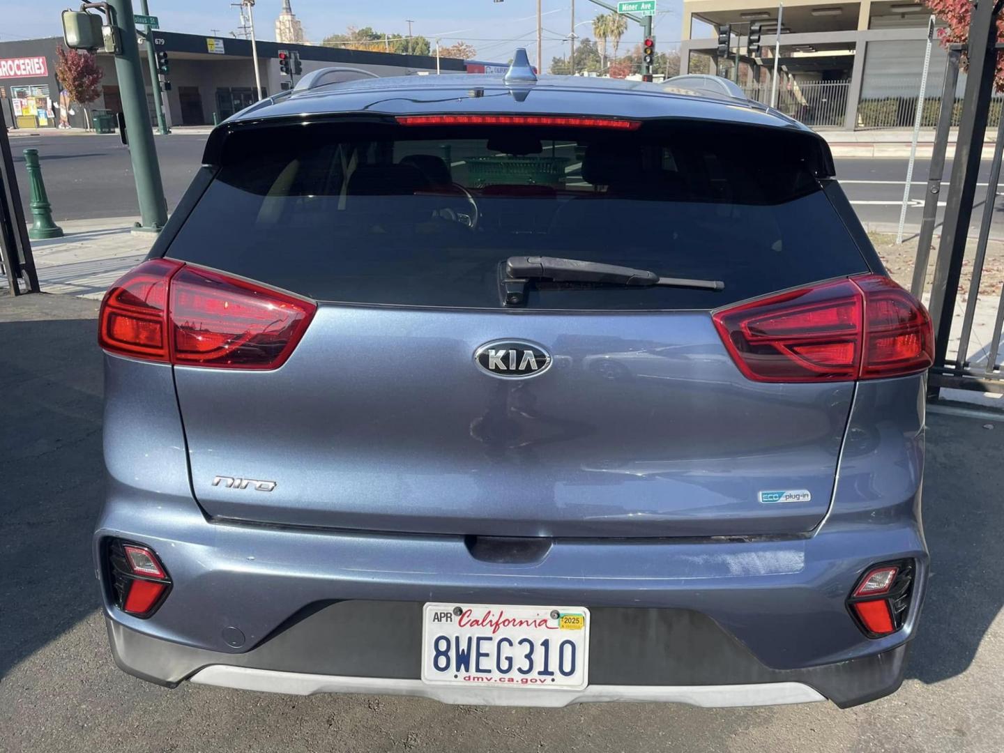 2020 Blue Kia Niro Plug In Hybrid EX (KNDCD3LD4L5) , 6A transmission, located at 744 E Miner Ave, Stockton, CA, 95202, (209) 944-5770, 37.956863, -121.282082 - PLUS TAXES AND FEES NO CHARGER AVAILABE SIN CARGADOR DISPONIBLE - Photo#11