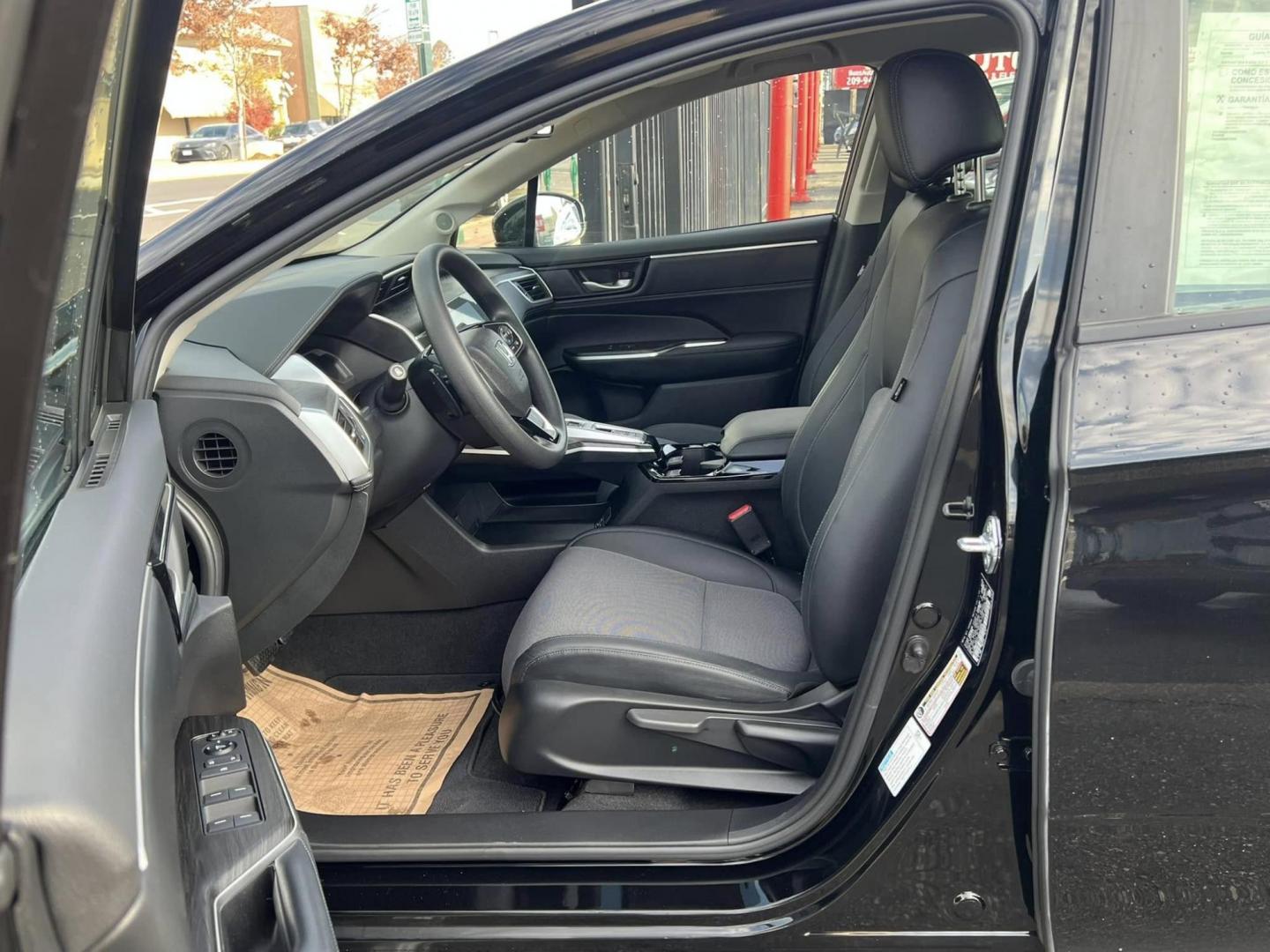 2019 BLACK Honda Clarity Plug-In Hybrid (JHMZC5F19KC) with an 1.5L L4 DOHC 16V HYBRID engine, CVT transmission, located at 744 E Miner Ave, Stockton, CA, 95202, (209) 944-5770, 37.956863, -121.282082 - PLUS TAXES AND FEES NO CHARGER AVAILABE SIN CARGADOR DISPONIBLE - Photo#5