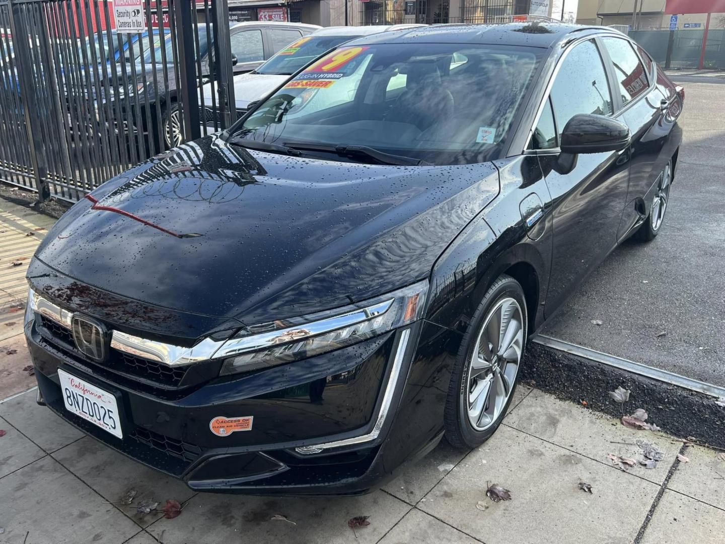 2019 BLACK Honda Clarity Plug-In Hybrid (JHMZC5F19KC) with an 1.5L L4 DOHC 16V HYBRID engine, CVT transmission, located at 744 E Miner Ave, Stockton, CA, 95202, (209) 944-5770, 37.956863, -121.282082 - PLUS TAXES AND FEES NO CHARGER AVAILABE SIN CARGADOR DISPONIBLE - Photo#3