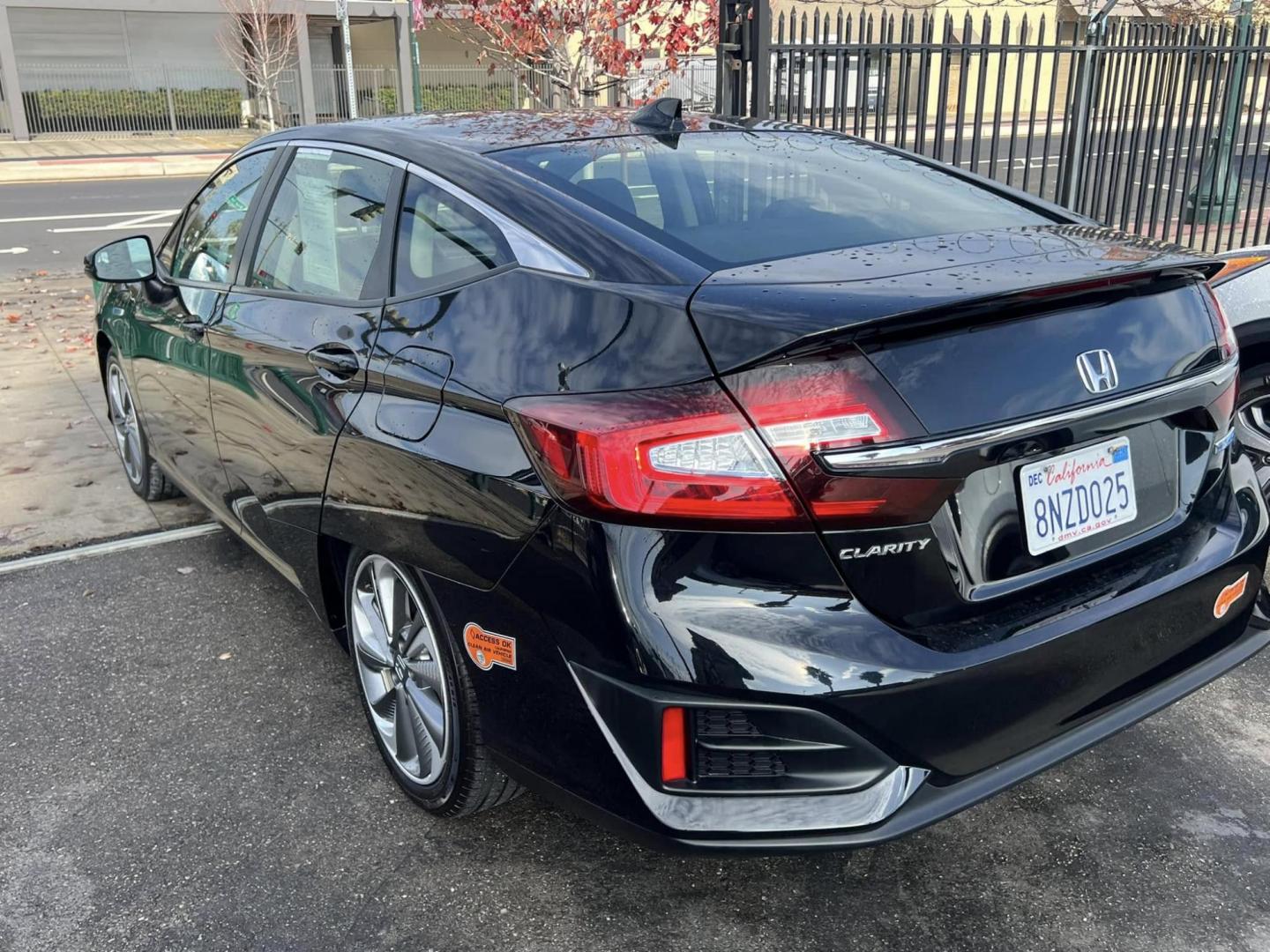 2019 BLACK Honda Clarity Plug-In Hybrid (JHMZC5F19KC) with an 1.5L L4 DOHC 16V HYBRID engine, CVT transmission, located at 744 E Miner Ave, Stockton, CA, 95202, (209) 944-5770, 37.956863, -121.282082 - PLUS TAXES AND FEES NO CHARGER AVAILABE SIN CARGADOR DISPONIBLE - Photo#11