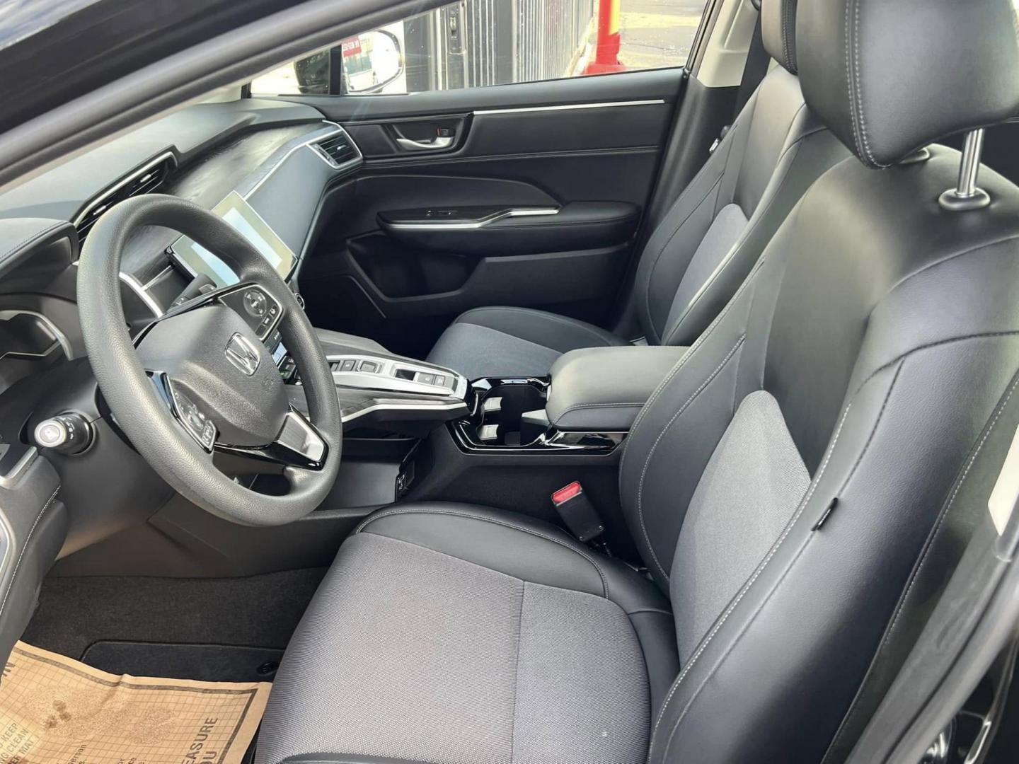 2019 BLACK Honda Clarity Plug-In Hybrid (JHMZC5F19KC) with an 1.5L L4 DOHC 16V HYBRID engine, CVT transmission, located at 744 E Miner Ave, Stockton, CA, 95202, (209) 944-5770, 37.956863, -121.282082 - PLUS TAXES AND FEES NO CHARGER AVAILABE SIN CARGADOR DISPONIBLE - Photo#6