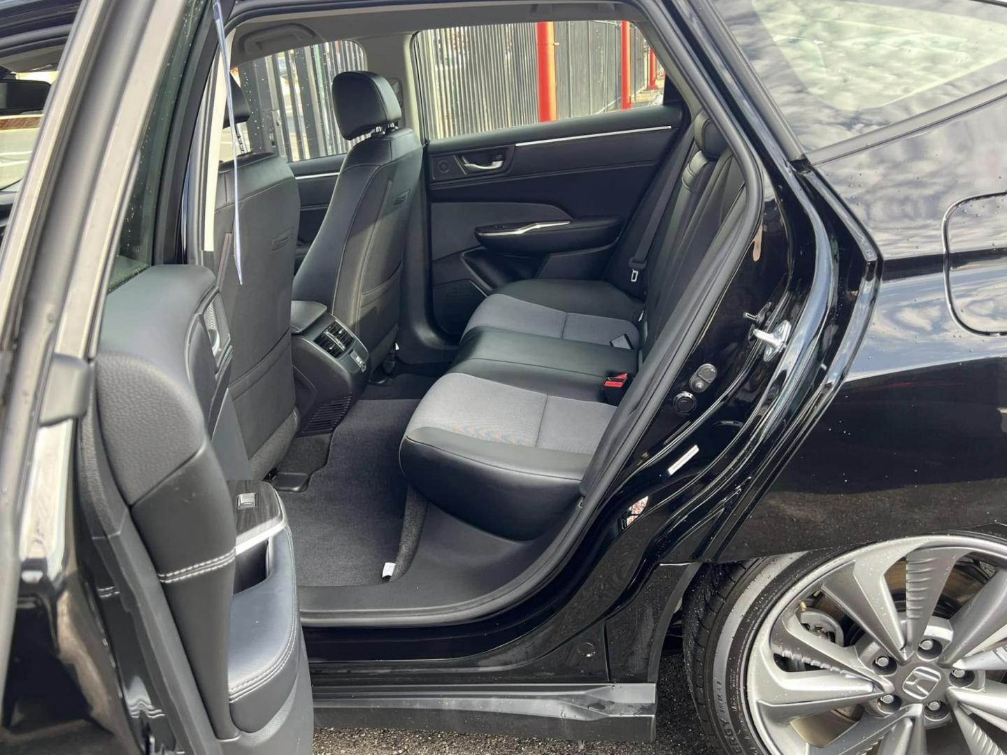 2019 BLACK Honda Clarity Plug-In Hybrid (JHMZC5F19KC) with an 1.5L L4 DOHC 16V HYBRID engine, CVT transmission, located at 744 E Miner Ave, Stockton, CA, 95202, (209) 944-5770, 37.956863, -121.282082 - PLUS TAXES AND FEES NO CHARGER AVAILABE SIN CARGADOR DISPONIBLE - Photo#9