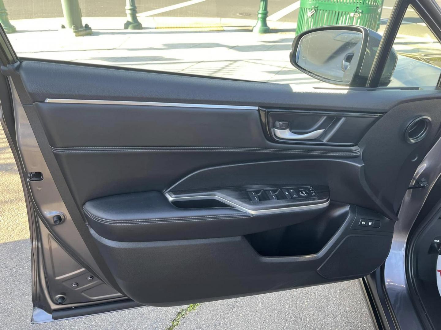 2018 DARK GRAY Honda Clarity Plug-In Hybrid (JHMZC5F18JC) with an 1.5L L4 DOHC 16V HYBRID engine, CVT transmission, located at 744 E Miner Ave, Stockton, CA, 95202, (209) 944-5770, 37.956863, -121.282082 - Photo#5