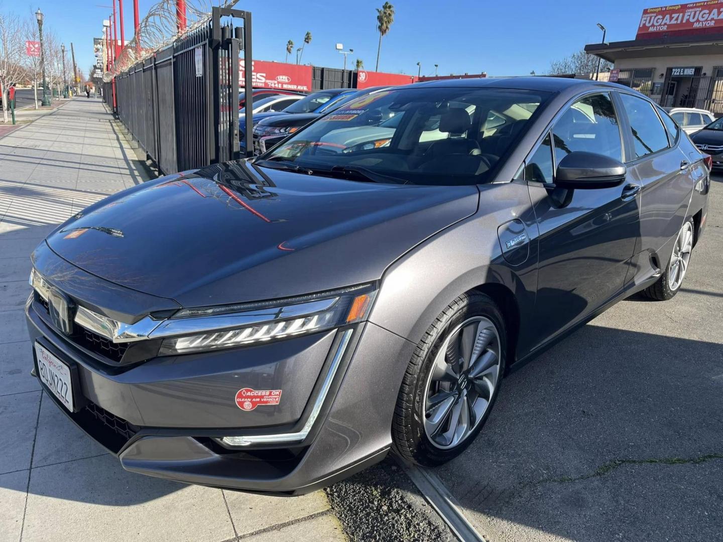 2018 DARK GRAY Honda Clarity Plug-In Hybrid (JHMZC5F18JC) with an 1.5L L4 DOHC 16V HYBRID engine, CVT transmission, located at 744 E Miner Ave, Stockton, CA, 95202, (209) 944-5770, 37.956863, -121.282082 - Photo#3