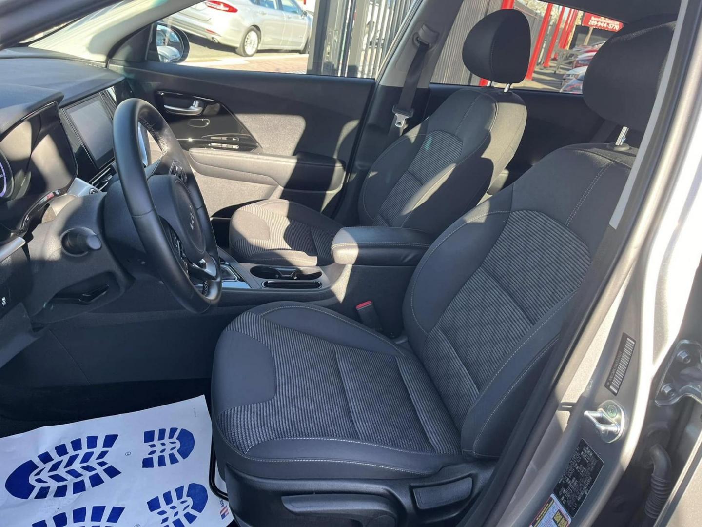 2022 DARK GRAY /GRAY Kia Niro Plug In Hybrid LXS (KNDCM3LD1N5) , 6A transmission, located at 744 E Miner Ave, Stockton, CA, 95202, (209) 944-5770, 37.956863, -121.282082 - PLUS TAXES AND FEES - Photo#7