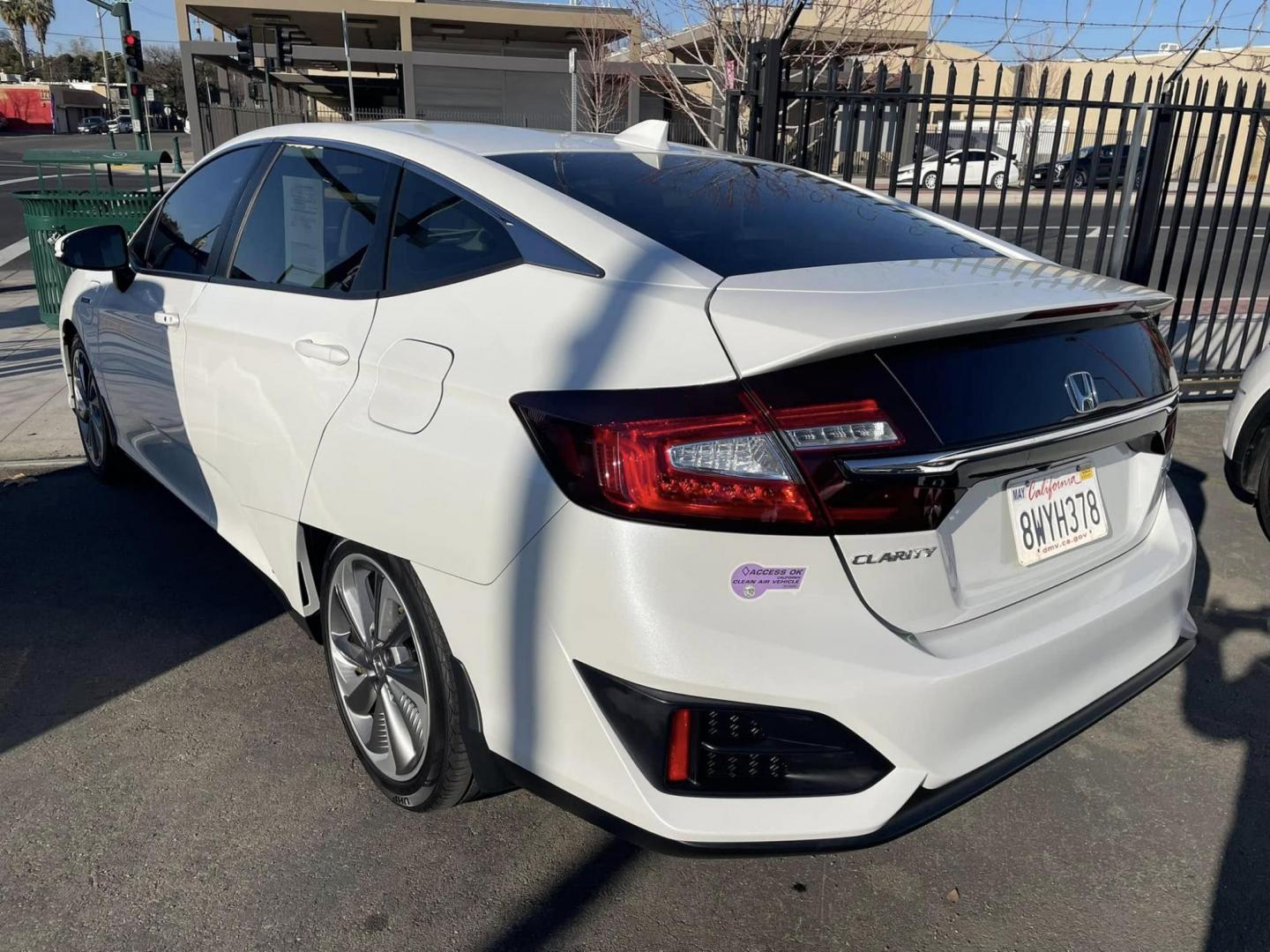 2019 WHITE Honda Clarity Plug-In Hybrid (JHMZC5F14KC) with an 1.5L L4 DOHC 16V HYBRID engine, CVT transmission, located at 744 E Miner Ave, Stockton, CA, 95202, (209) 944-5770, 37.956863, -121.282082 - PLUS TAXES AND FEES - Photo#11