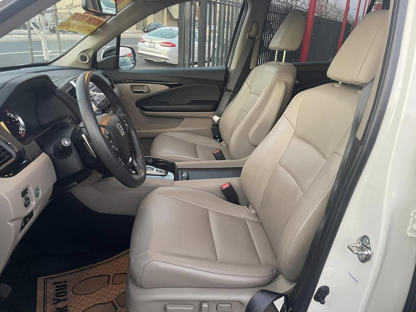 2017 WHITE Honda Pilot Touring 2WD (5FNYF5H97HB) with an 3.5L V6 SOHC 24V engine, 9A transmission, located at 744 E Miner Ave, Stockton, CA, 95202, (209) 944-5770, 37.956863, -121.282082 - Photo#6