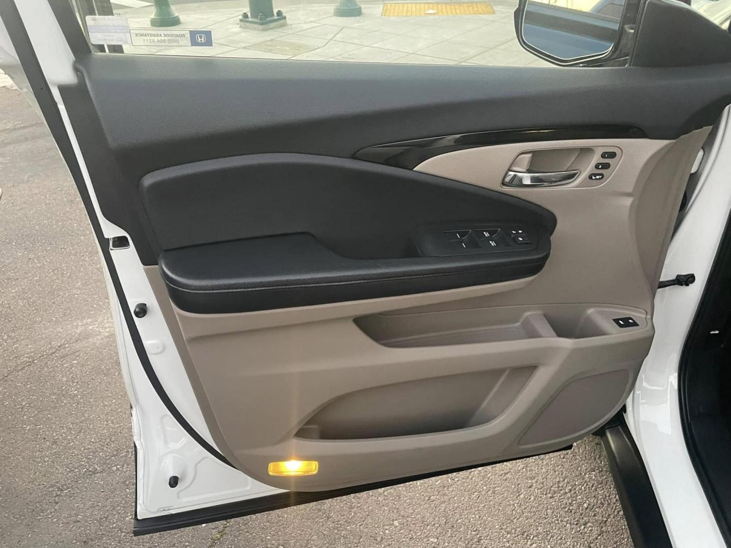 2017 WHITE Honda Pilot Touring 2WD (5FNYF5H97HB) with an 3.5L V6 SOHC 24V engine, 9A transmission, located at 744 E Miner Ave, Stockton, CA, 95202, (209) 944-5770, 37.956863, -121.282082 - Photo#4