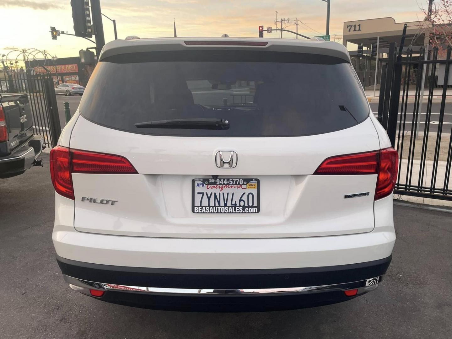 2017 WHITE Honda Pilot Touring 2WD (5FNYF5H97HB) with an 3.5L V6 SOHC 24V engine, 9A transmission, located at 744 E Miner Ave, Stockton, CA, 95202, (209) 944-5770, 37.956863, -121.282082 - Photo#13
