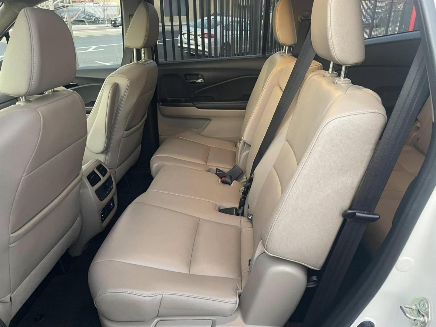 2017 WHITE Honda Pilot Touring 2WD (5FNYF5H97HB) with an 3.5L V6 SOHC 24V engine, 9A transmission, located at 744 E Miner Ave, Stockton, CA, 95202, (209) 944-5770, 37.956863, -121.282082 - Photo#9