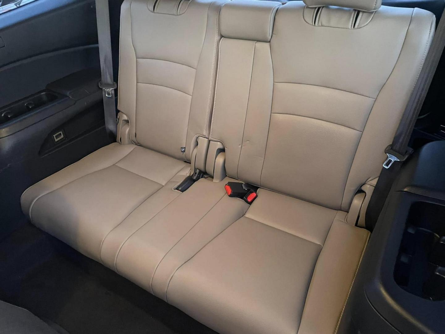 2017 WHITE Honda Pilot Touring 2WD (5FNYF5H97HB) with an 3.5L V6 SOHC 24V engine, 9A transmission, located at 744 E Miner Ave, Stockton, CA, 95202, (209) 944-5770, 37.956863, -121.282082 - Photo#10
