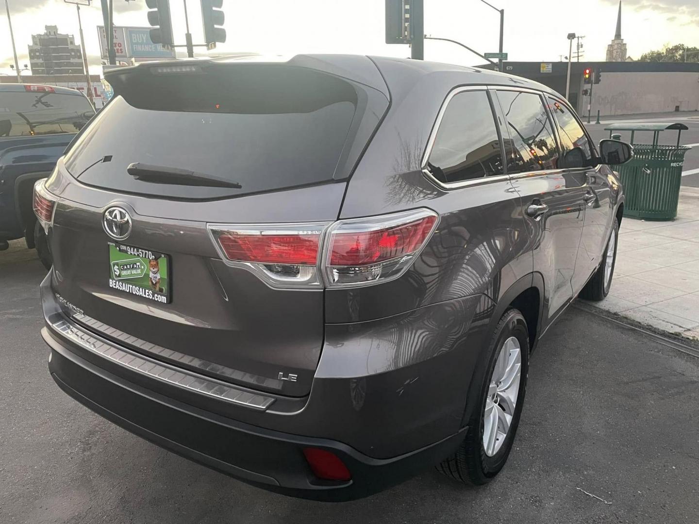 2015 Toyota Highlander LE FWD V6 (5TDZKRFH7FS) with an 3.5L V6 DOHC 24V engine, 6-Speed Automatic transmission, located at 744 E Miner Ave, Stockton, CA, 95202, (209) 944-5770, 37.956863, -121.282082 - PLUS TAXES AND FEES - Photo#10