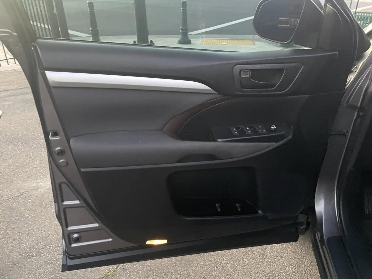 2015 Toyota Highlander LE FWD V6 (5TDZKRFH7FS) with an 3.5L V6 DOHC 24V engine, 6-Speed Automatic transmission, located at 744 E Miner Ave, Stockton, CA, 95202, (209) 944-5770, 37.956863, -121.282082 - PLUS TAXES AND FEES - Photo#3