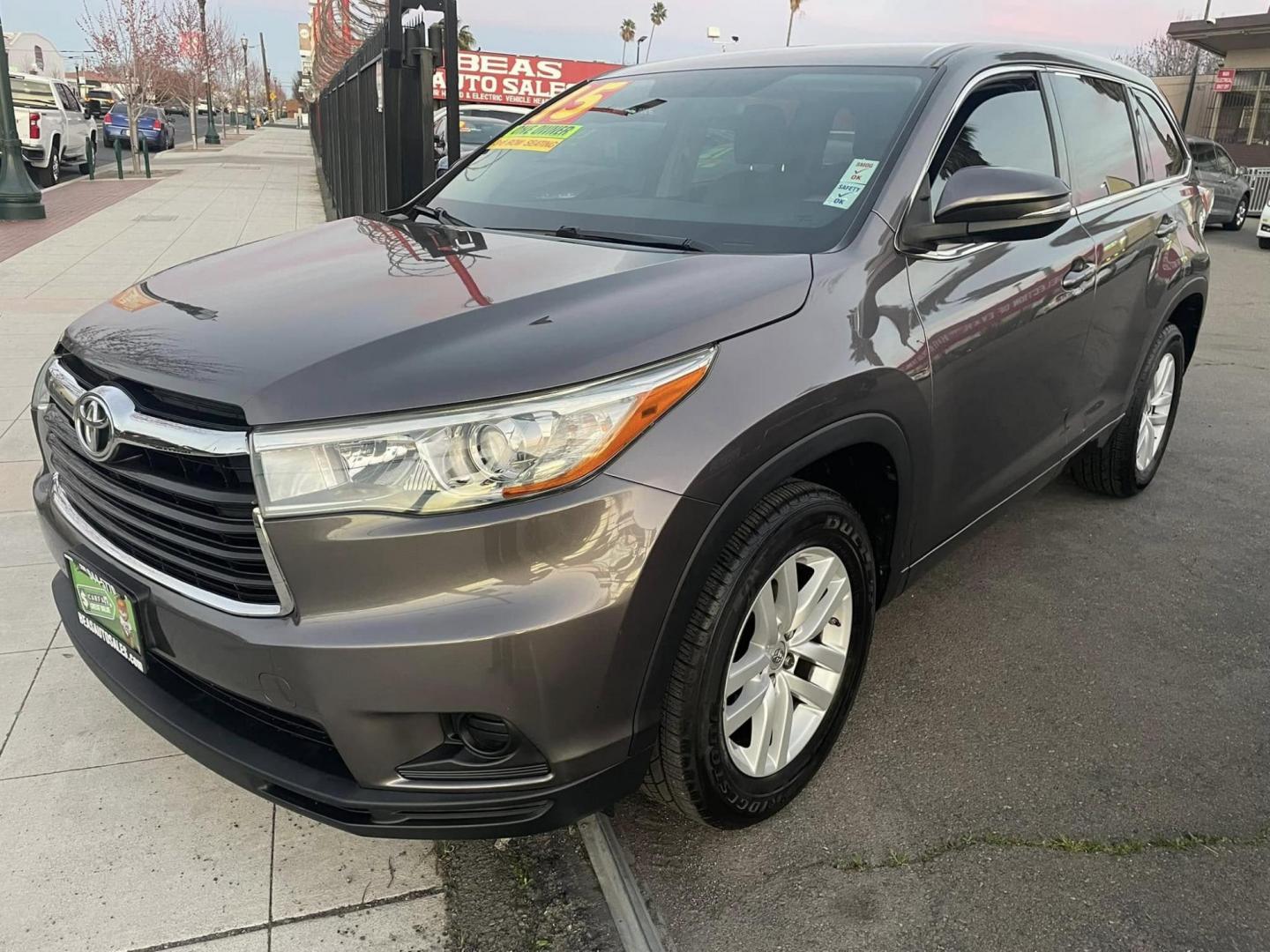 2015 Toyota Highlander LE FWD V6 (5TDZKRFH7FS) with an 3.5L V6 DOHC 24V engine, 6-Speed Automatic transmission, located at 744 E Miner Ave, Stockton, CA, 95202, (209) 944-5770, 37.956863, -121.282082 - PLUS TAXES AND FEES - Photo#2