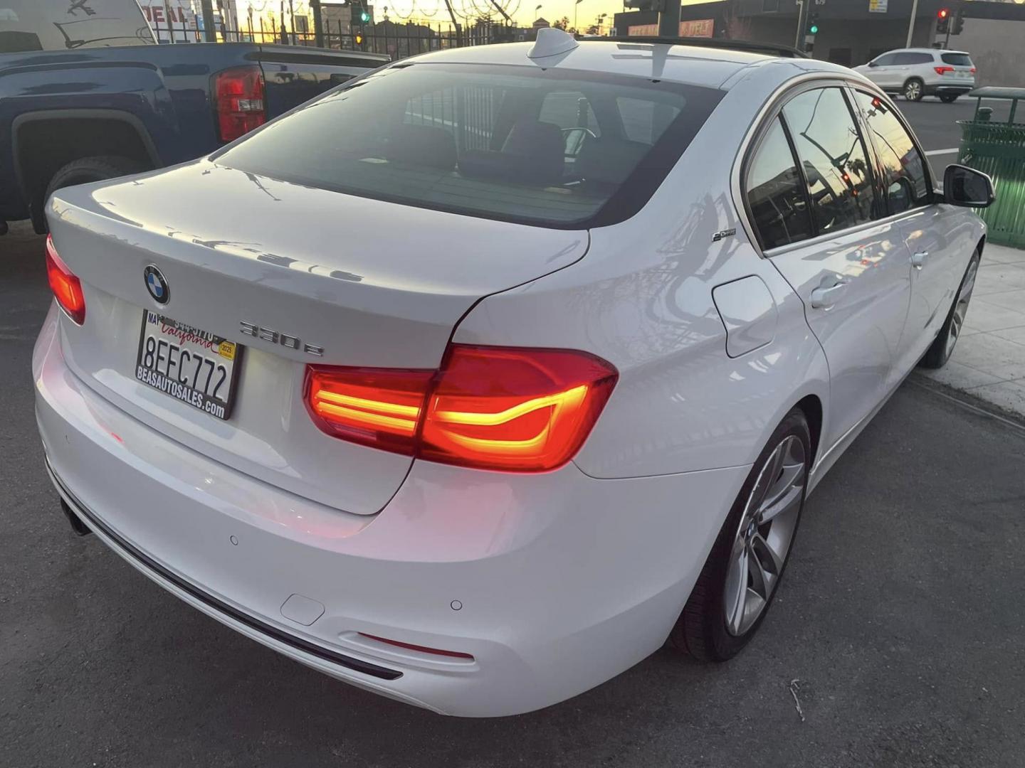2018 WHITE /WHITE BMW 3-Series 330e iPerformance Sedan (WBA8E1C51JA) with an 2.0L L4 DOHC 16V HYBRID engine, 8A transmission, located at 744 E Miner Ave, Stockton, CA, 95202, (209) 944-5770, 37.956863, -121.282082 - PLUS TAXES AND FEES NO CHARGER AVAILABLE - Photo#12