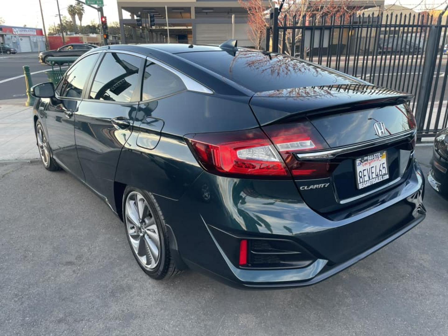 2018 Honda Clarity Plug-In Hybrid (JHMZC5F18JC) with an 1.5L L4 DOHC 16V HYBRID engine, CVT transmission, located at 744 E Miner Ave, Stockton, CA, 95202, (209) 944-5770, 37.956863, -121.282082 - PLUS TAXES AND FEES NO CHARGER AVAILABLE - Photo#9