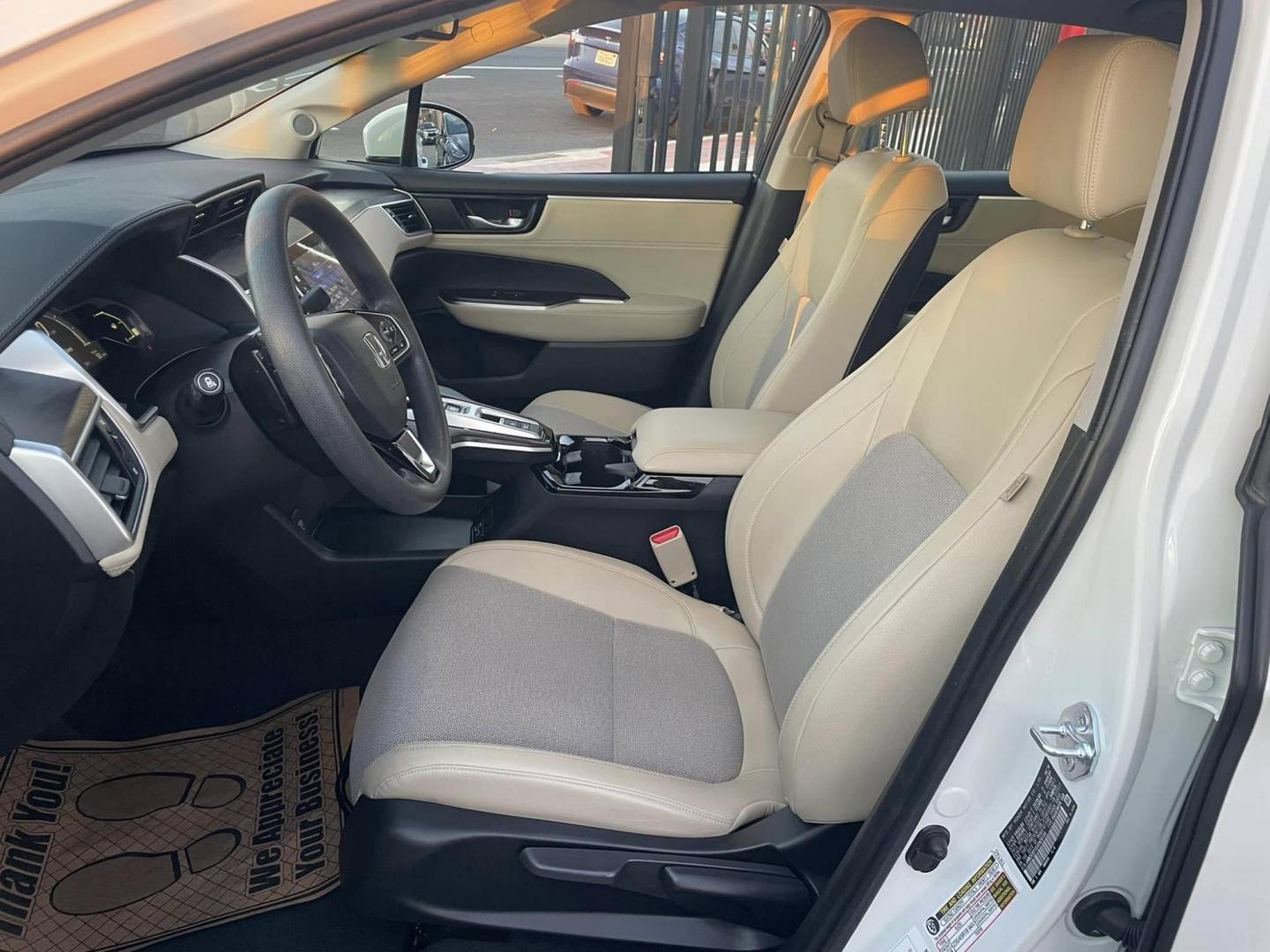 2018 WHITE Honda Clarity Plug-In Hybrid (JHMZC5F12JC) with an 1.5L L4 DOHC 16V HYBRID engine, CVT transmission, located at 744 E Miner Ave, Stockton, CA, 95202, (209) 944-5770, 37.956863, -121.282082 - PLUS TAXES AND FEES NO CHARGER AVAILABLE - Photo#6