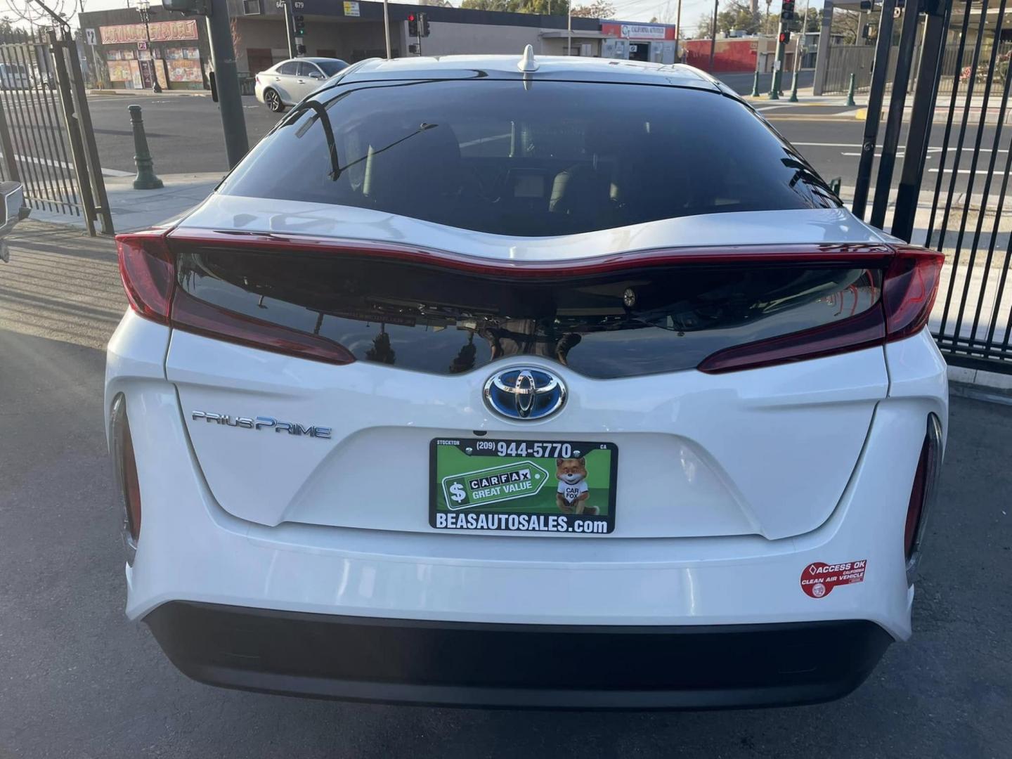 2018 WHITE Toyota Prius Prime Premium (JTDKARFP4J3) with an 1.8L L4 DOHC 16V HYBRID engine, CVT transmission, located at 744 E Miner Ave, Stockton, CA, 95202, (209) 944-5770, 37.956863, -121.282082 - PLUS TAXES AND FEES NO CHAGRER AVAILABLE - Photo#12