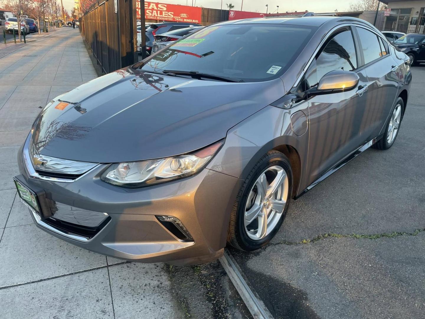 2018 Chevrolet Volt LT (1G1RC6S58JU) with an 1.5L L4 DOHC 16V engine, CVT transmission, located at 744 E Miner Ave, Stockton, CA, 95202, (209) 944-5770, 37.956863, -121.282082 - PLUS TAXES AND FEES NO CHARGER AVAILABLE - Photo#3