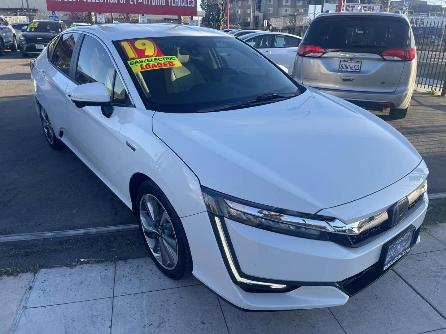 2019 Honda Clarity Touring Plug-In Hybrid (JHMZC5F35KC) with an 1.5L L4 DOHC 16V HYBRID engine, CVT transmission, located at 744 E Miner Ave, Stockton, CA, 95202, (209) 944-5770, 37.956863, -121.282082 - PLUS TAXES AND FEES NO CHAGRER AVAILABLE - Photo#1
