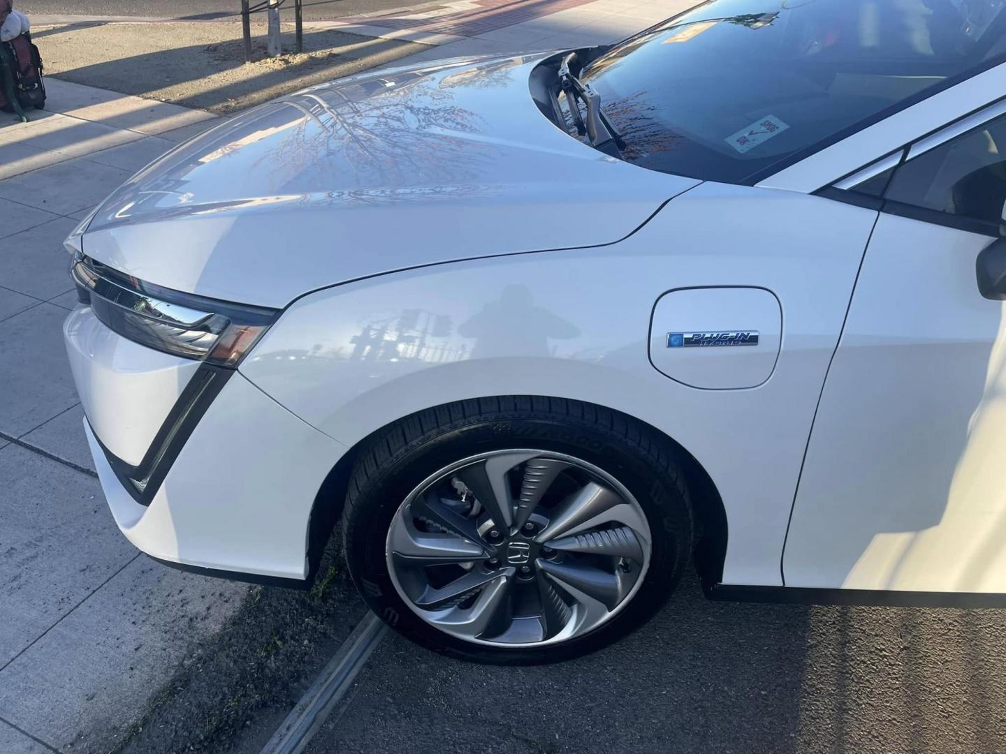2019 Honda Clarity Touring Plug-In Hybrid (JHMZC5F35KC) with an 1.5L L4 DOHC 16V HYBRID engine, CVT transmission, located at 744 E Miner Ave, Stockton, CA, 95202, (209) 944-5770, 37.956863, -121.282082 - PLUS TAXES AND FEES NO CHAGRER AVAILABLE - Photo#4