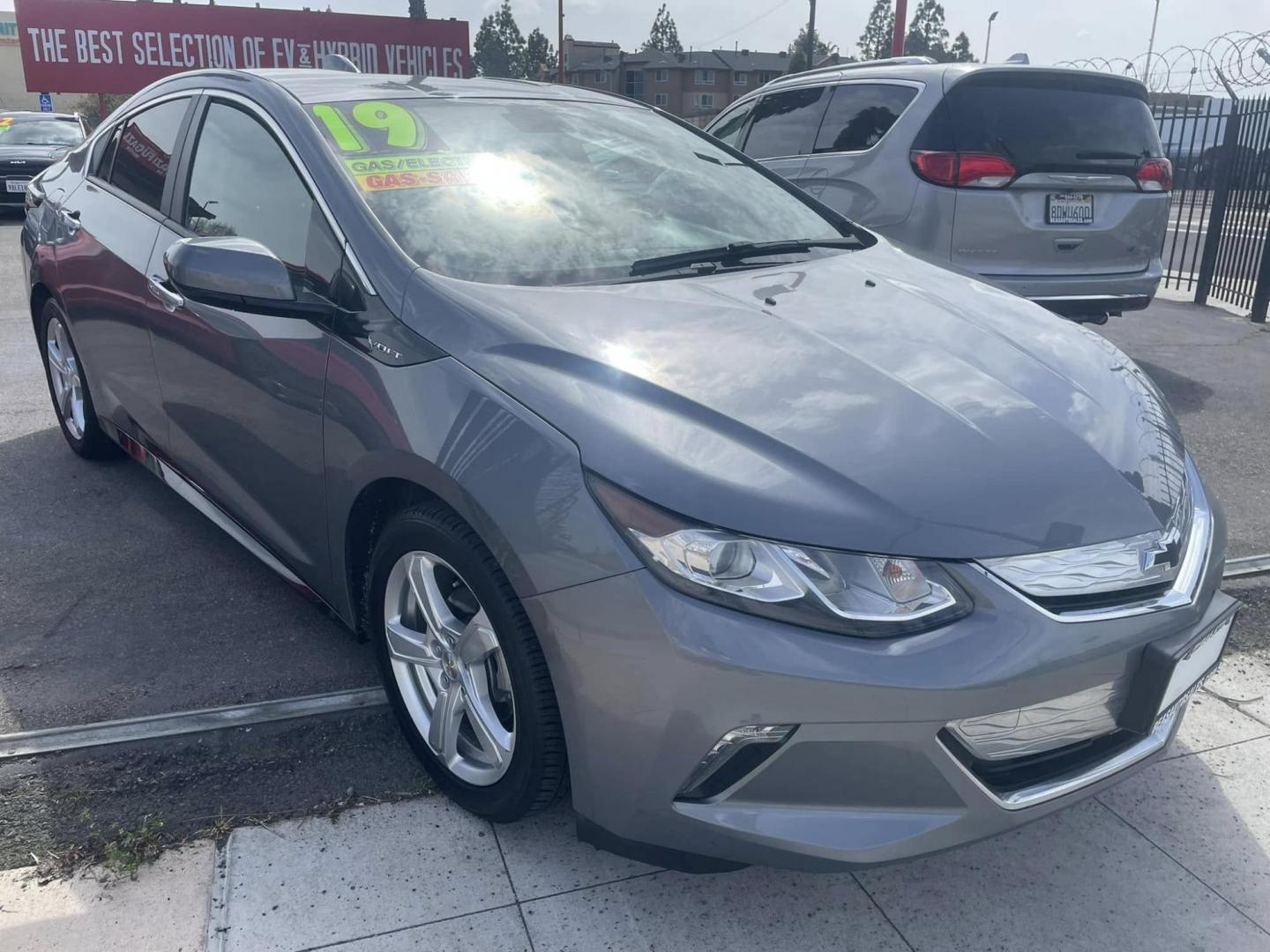 2019 Chevrolet Volt LT (1G1RC6S51KU) with an 1.5L L4 DOHC 16V engine, CVT transmission, located at 744 E Miner Ave, Stockton, CA, 95202, (209) 944-5770, 37.956863, -121.282082 - PLUS TAXES AND FEES NO CHARGER AVAILABLE - Photo#0