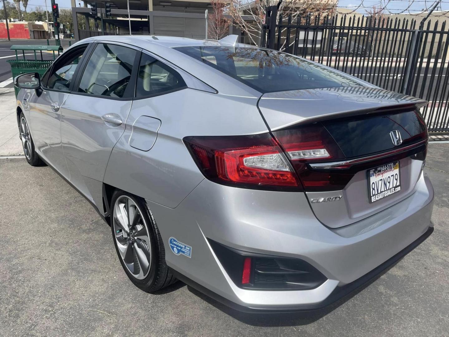 2021 Honda Clarity Plug-In Hybrid (JHMZC5F14MC) with an 1.5L L4 DOHC 16V HYBRID engine, CVT transmission, located at 744 E Miner Ave, Stockton, CA, 95202, (209) 944-5770, 37.956863, -121.282082 - PLUS TAXES AND FEES NO CHARGER AVAILABLE - Photo#8