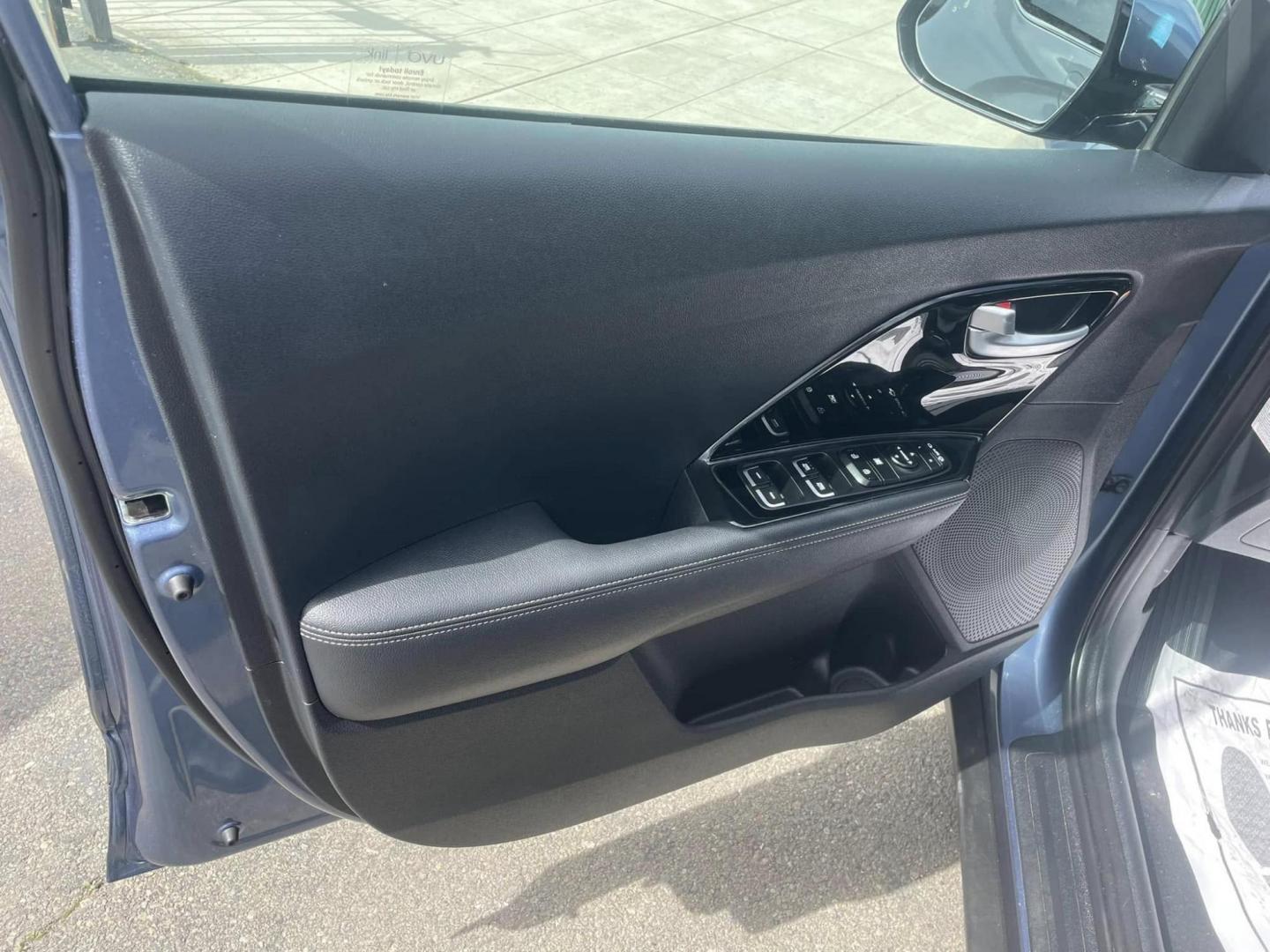 2020 Kia Niro Plug In Hybrid EX (KNDCD3LD9L5) , 6A transmission, located at 744 E Miner Ave, Stockton, CA, 95202, (209) 944-5770, 37.956863, -121.282082 - PLUS TAXES AND FEES NO CHARGER AVAILABLE - Photo#2